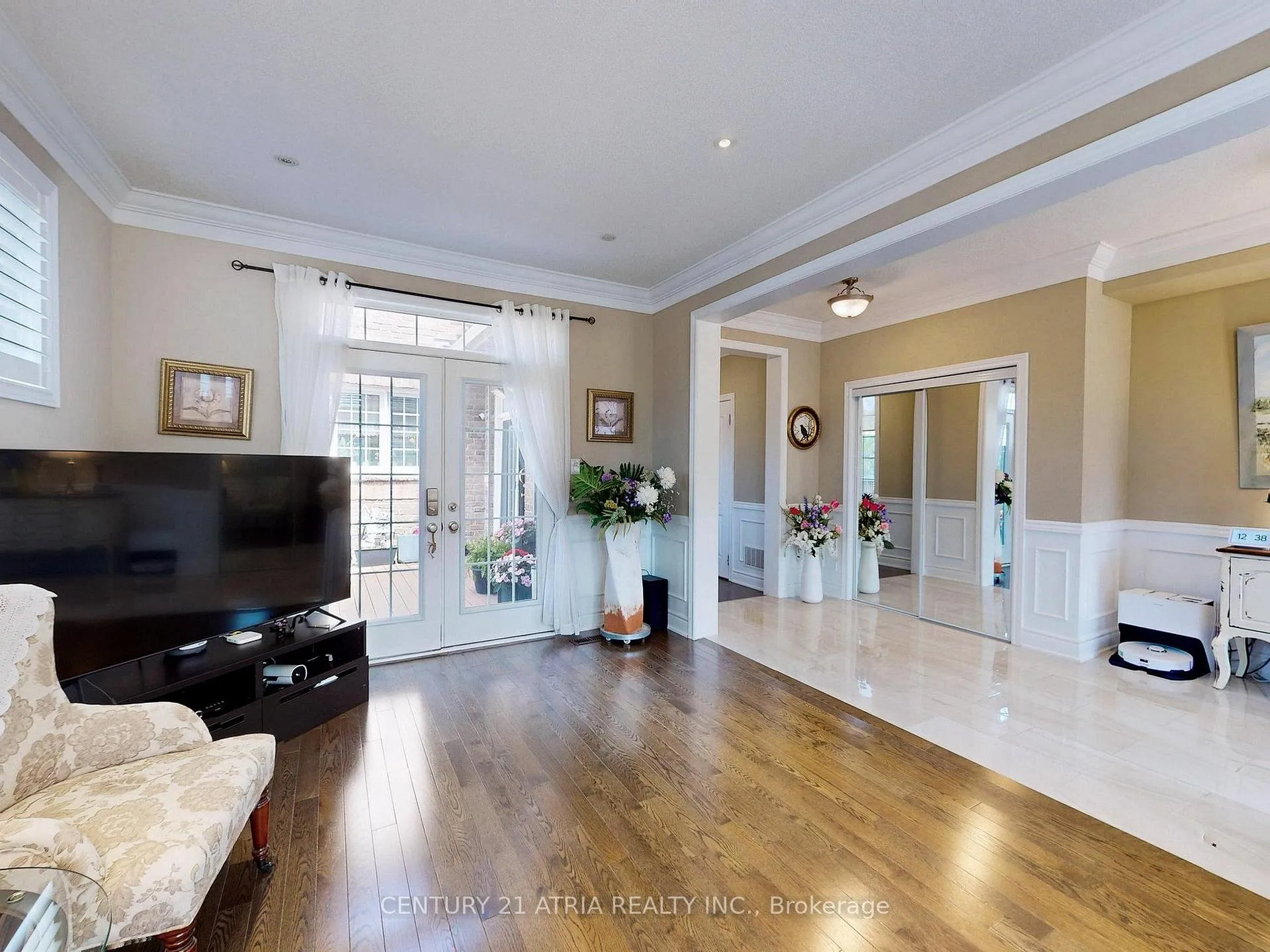 Photo 8 of 2 Colonel George Mclaren Drive, Markham, Victoria Square — HOMEH