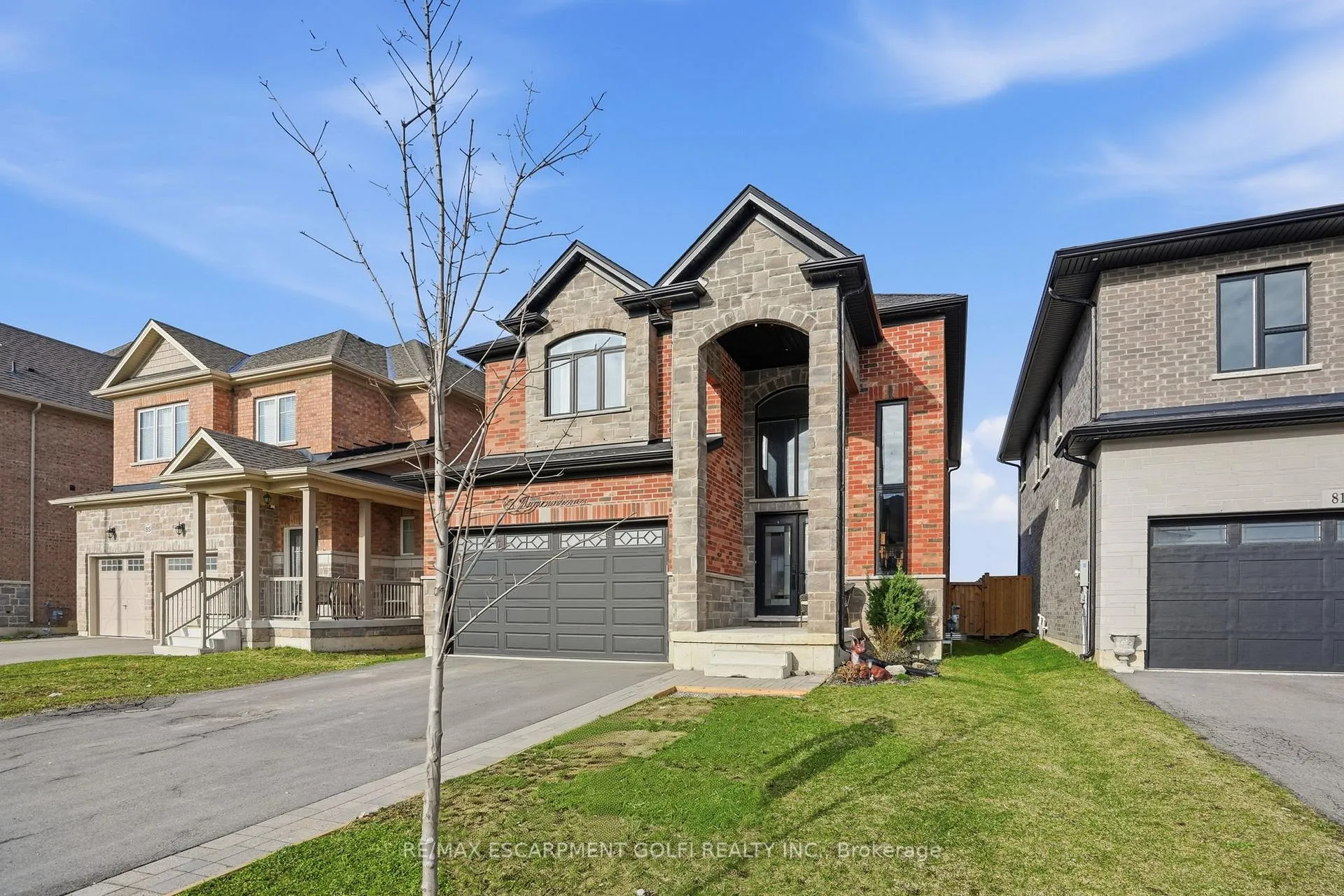 Photo 2 of 83 Homestead Way, Thorold, Rolling Meadows — HOMEH