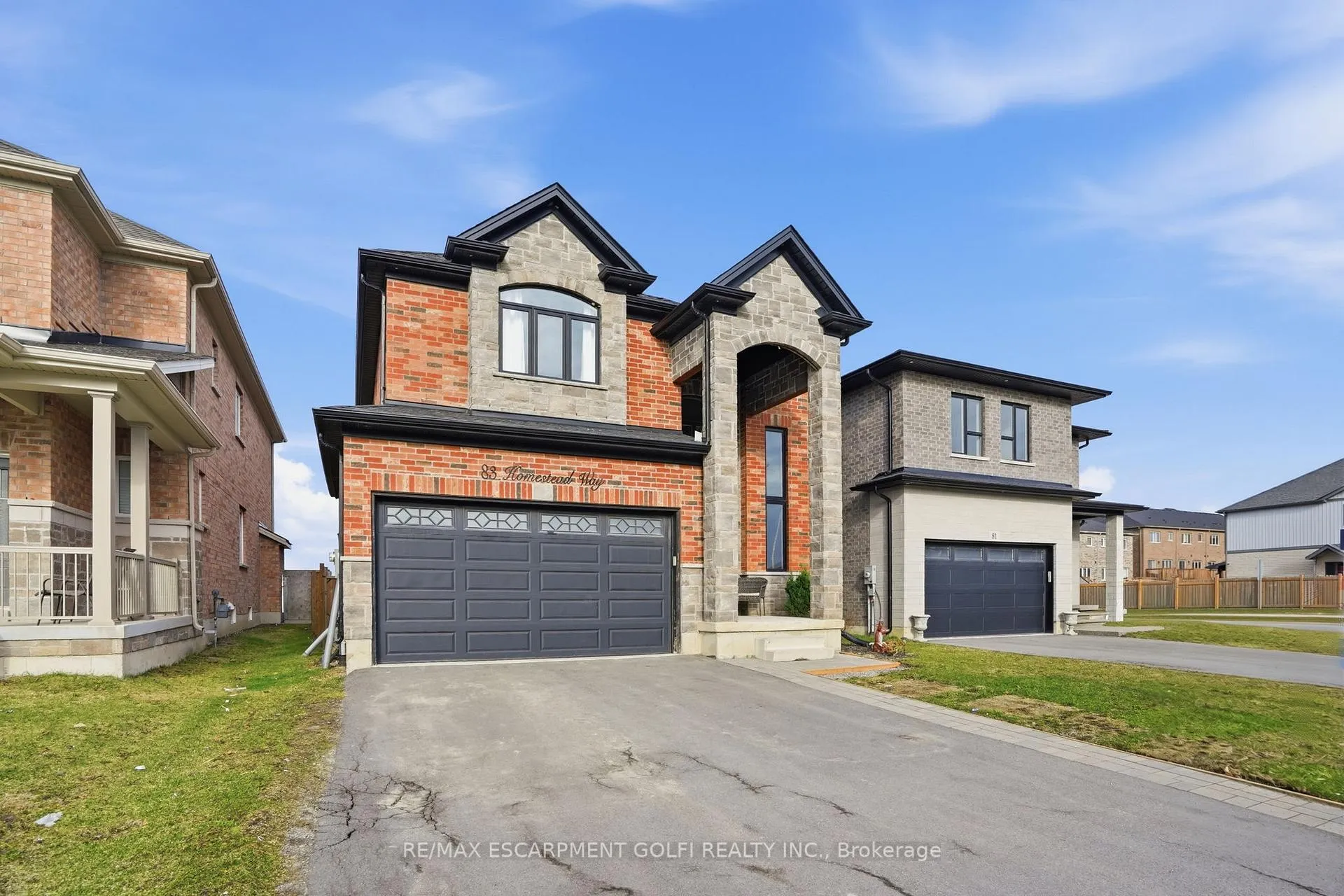 Photo 3 of 83 Homestead Way, Thorold, Rolling Meadows — HOMEH