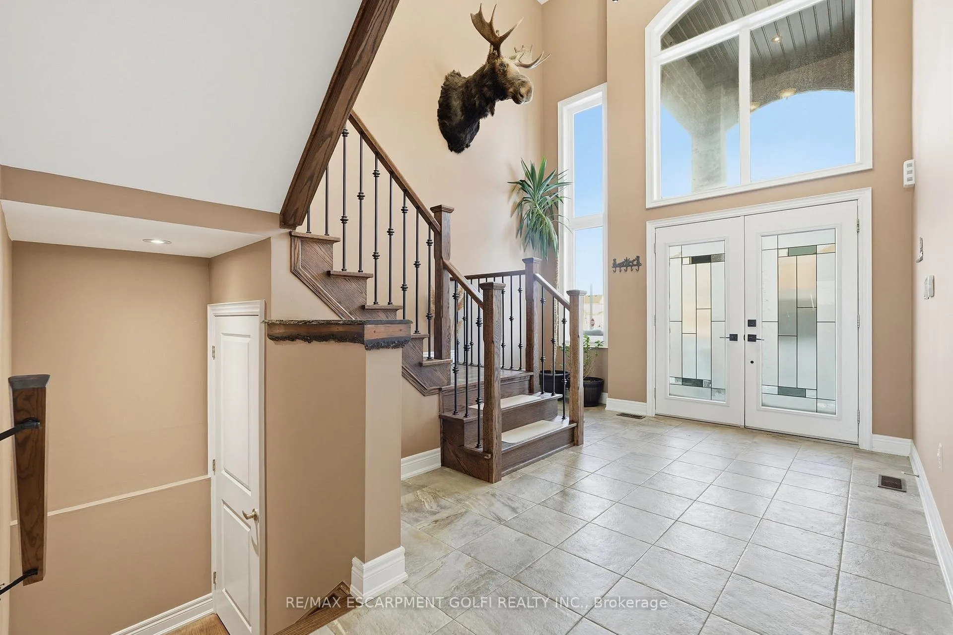 Photo 5 of 83 Homestead Way, Thorold, Rolling Meadows — HOMEH