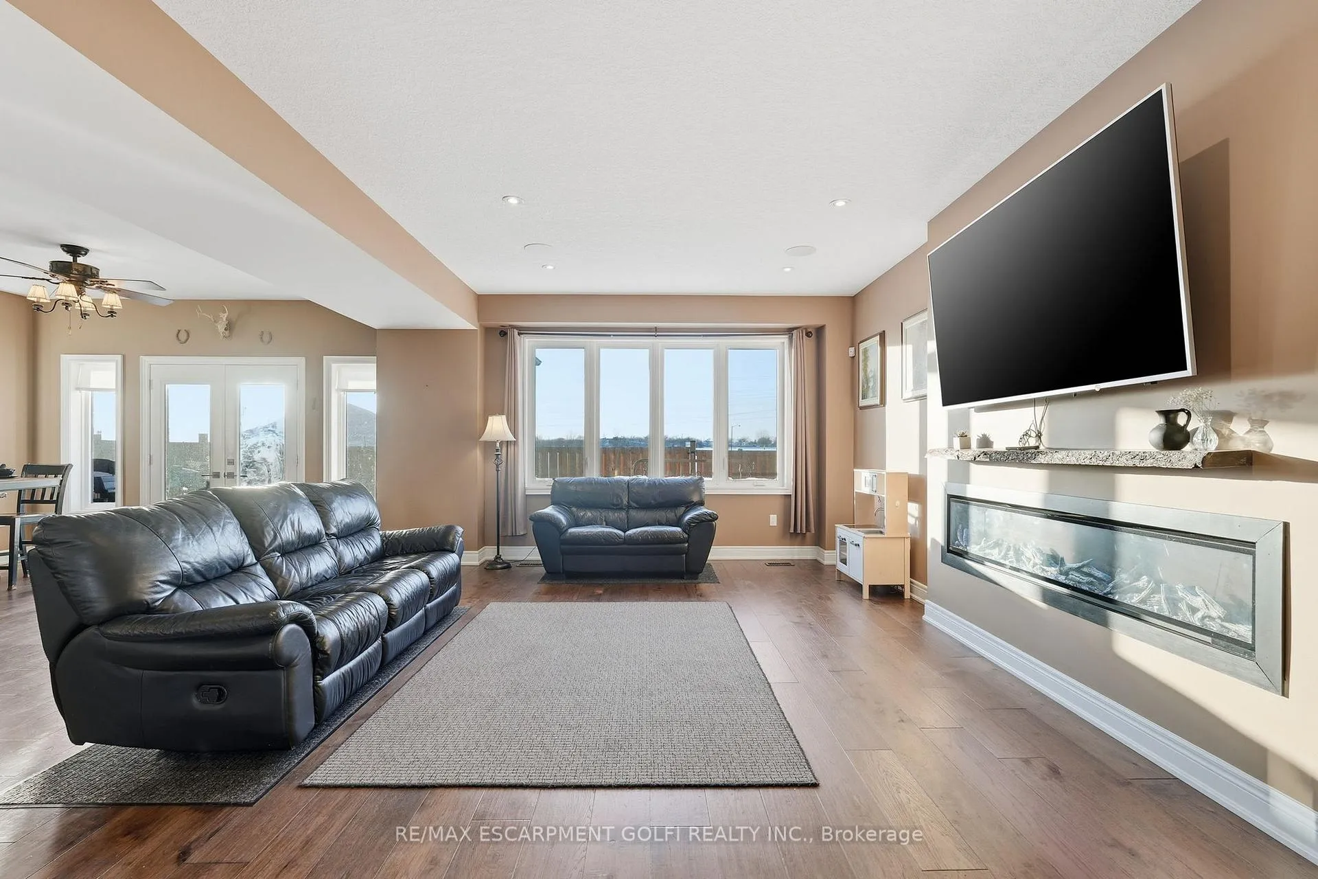 Photo 8 of 83 Homestead Way, Thorold, Rolling Meadows — HOMEH