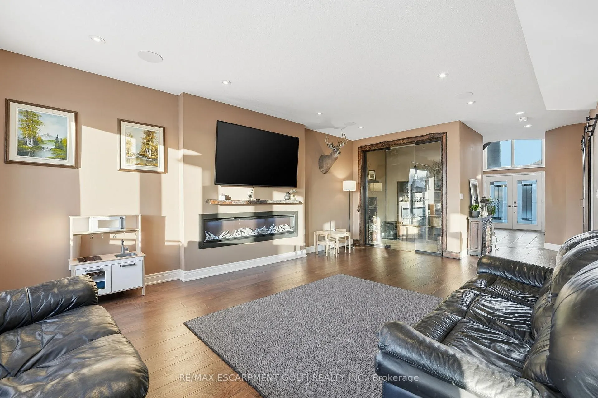 Photo 9 of 83 Homestead Way, Thorold, Rolling Meadows — HOMEH