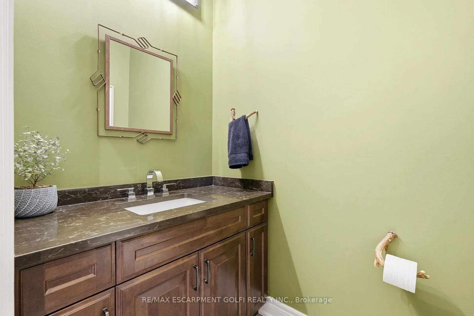 Photo 17 of 83 Homestead Way, Thorold, Rolling Meadows — HOMEH