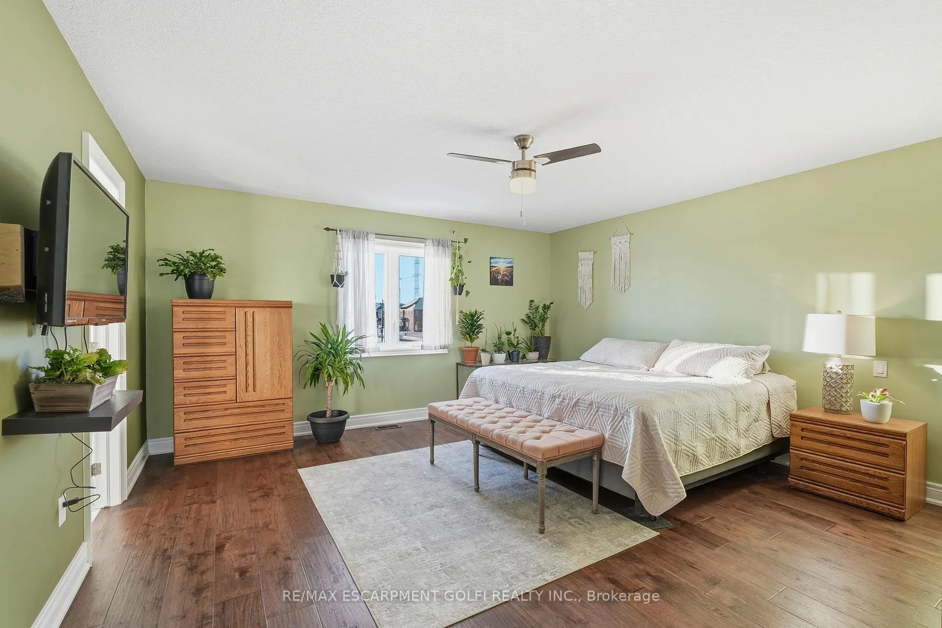 Photo 19 of 83 Homestead Way, Thorold, Rolling Meadows — HOMEH