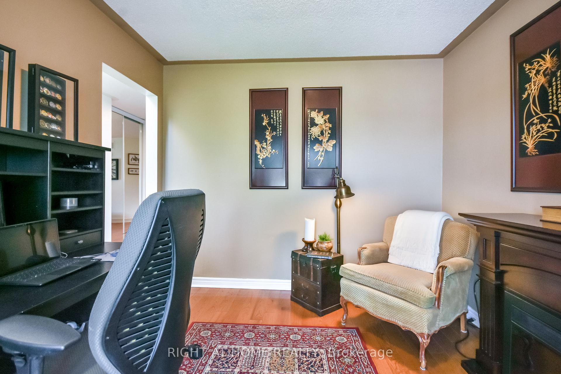 Photo 6 of 13 Couples Court, Barrie, East Bayfield — HOMEH
