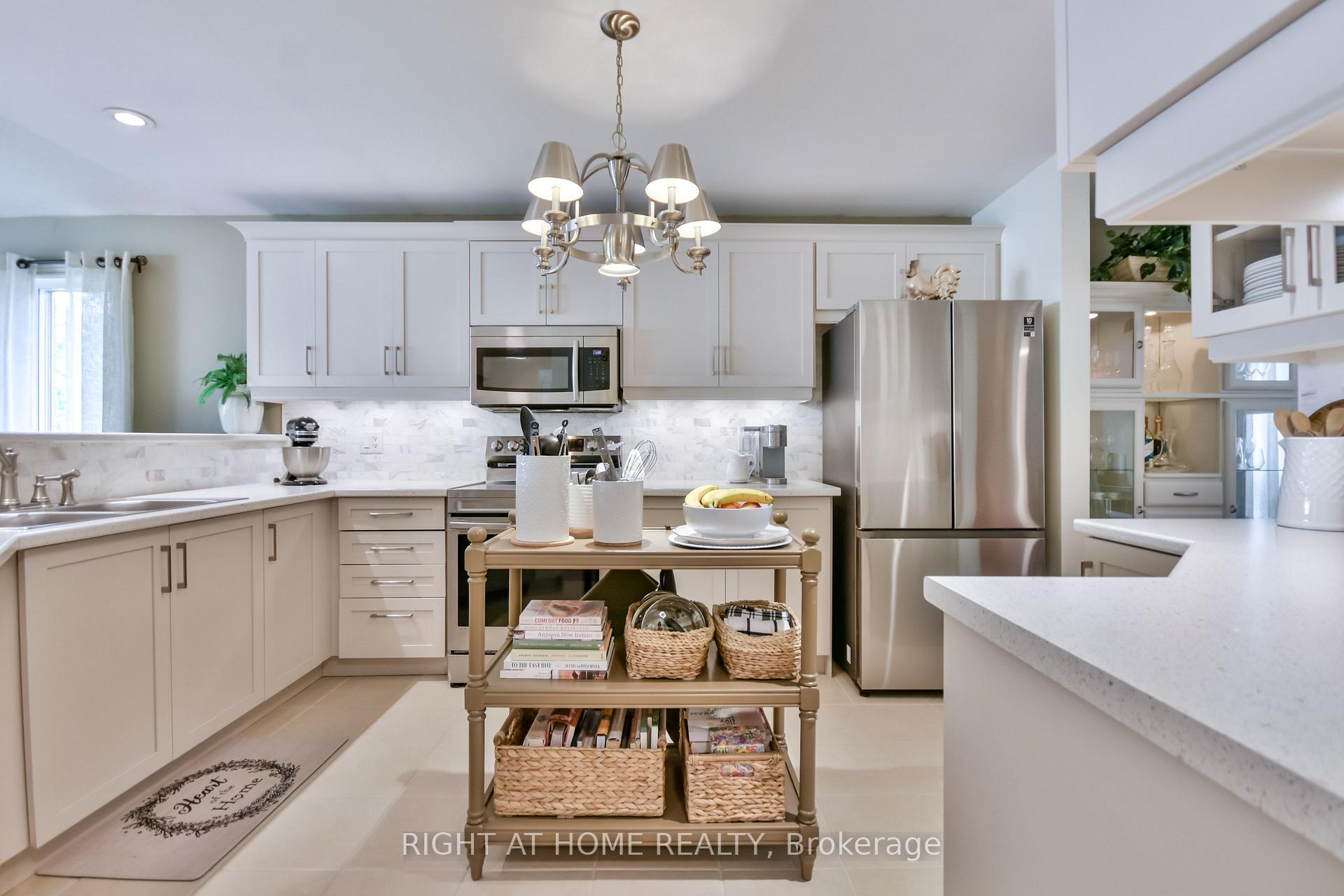 Photo 12 of 13 Couples Court, Barrie, East Bayfield — HOMEH