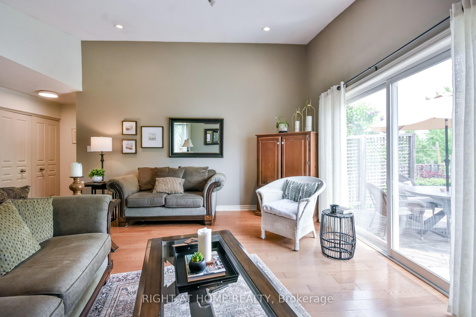 Photo 18 of 13 Couples Court, Barrie, East Bayfield — HOMEH