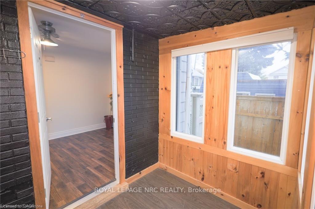 Photo 4 of 11 Perry Street, St. Catharines, Haig — HOMEH