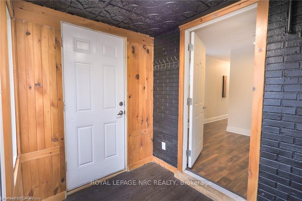 Photo 5 of 11 Perry Street, St. Catharines, Haig — HOMEH