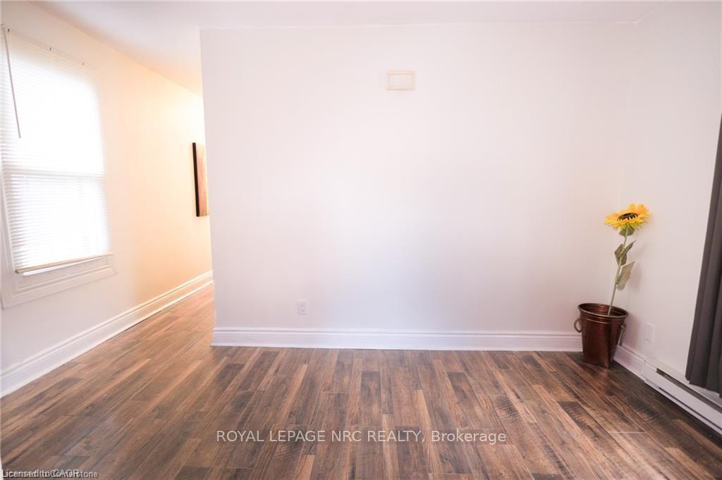 Photo 14 of 11 Perry Street, St. Catharines, Haig — HOMEH