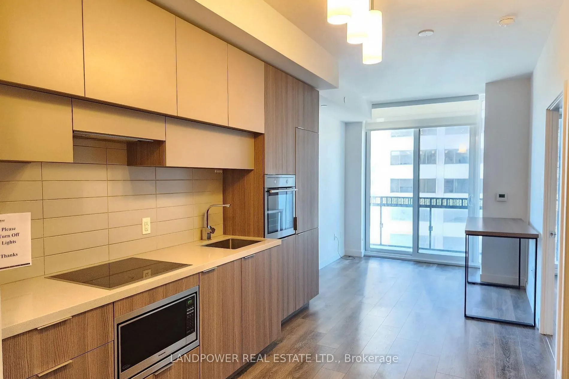 Photo 2 of Unit 1104, 8 Eglinton Avenue E, Toronto, Mount Pleasant West — HOMEH