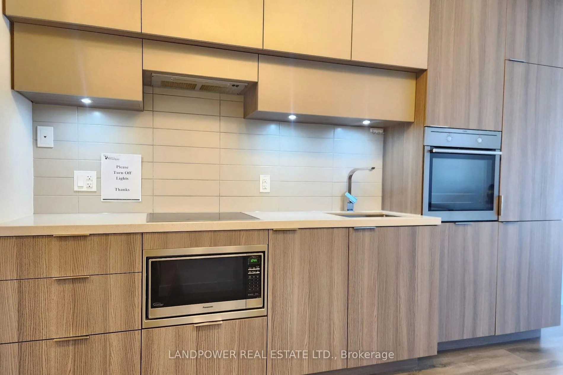 Photo 5 of Unit 1104, 8 Eglinton Avenue E, Toronto, Mount Pleasant West — HOMEH