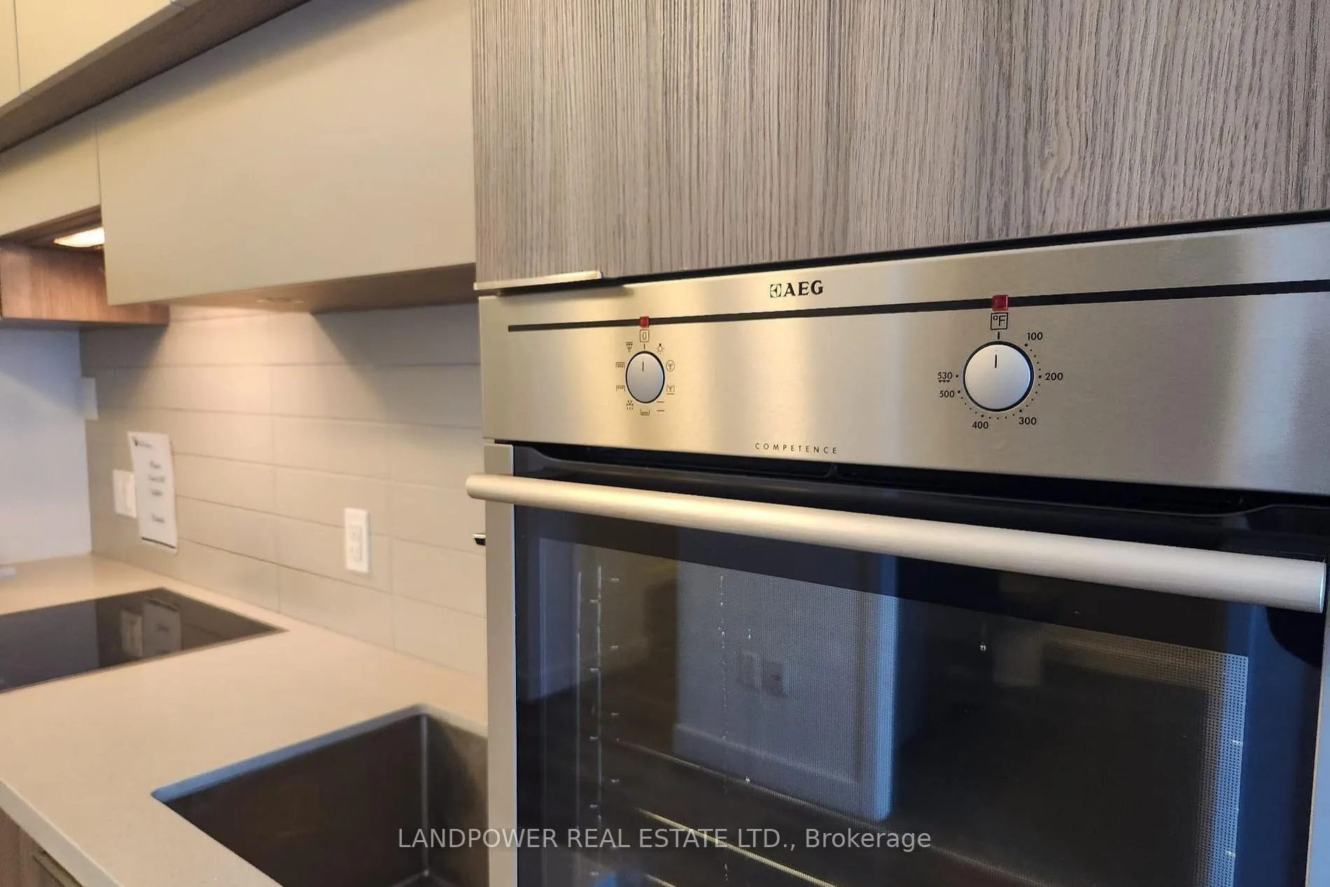 Photo 6 of Unit 1104, 8 Eglinton Avenue E, Toronto, Mount Pleasant West — HOMEH