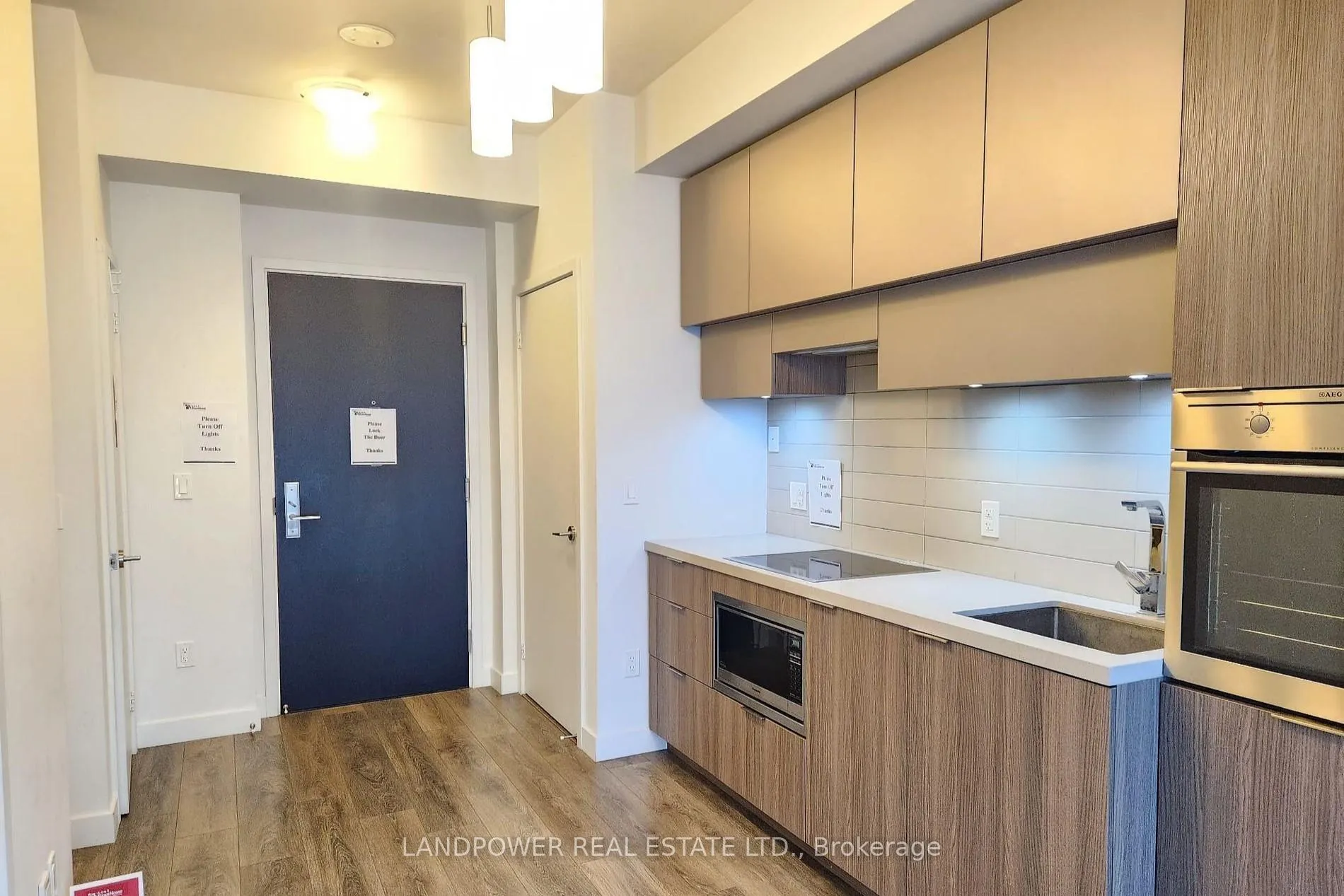Photo 7 of Unit 1104, 8 Eglinton Avenue E, Toronto, Mount Pleasant West — HOMEH