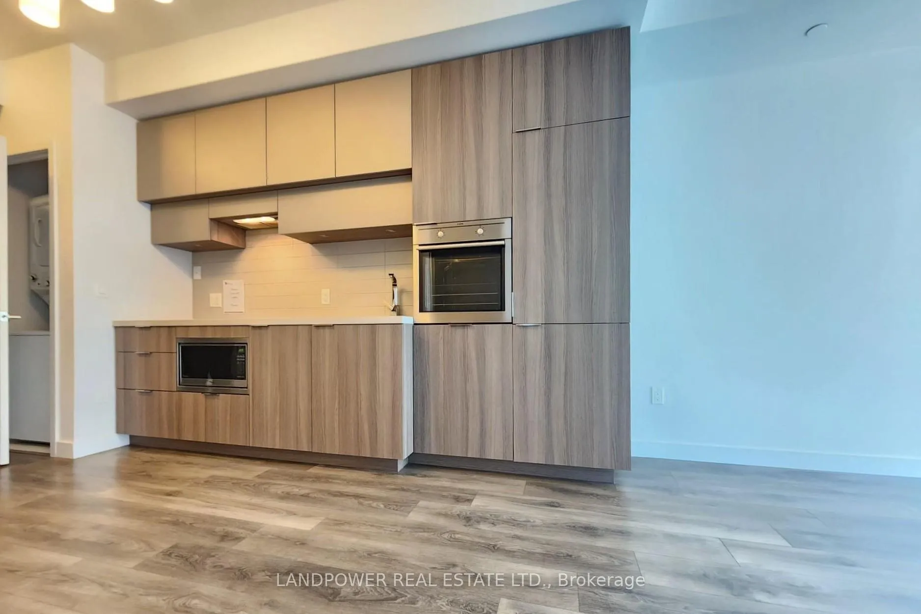 Photo 8 of Unit 1104, 8 Eglinton Avenue E, Toronto, Mount Pleasant West — HOMEH