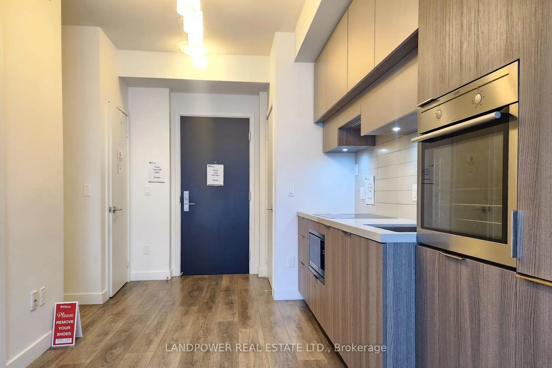Photo 9 of Unit 1104, 8 Eglinton Avenue E, Toronto, Mount Pleasant West — HOMEH