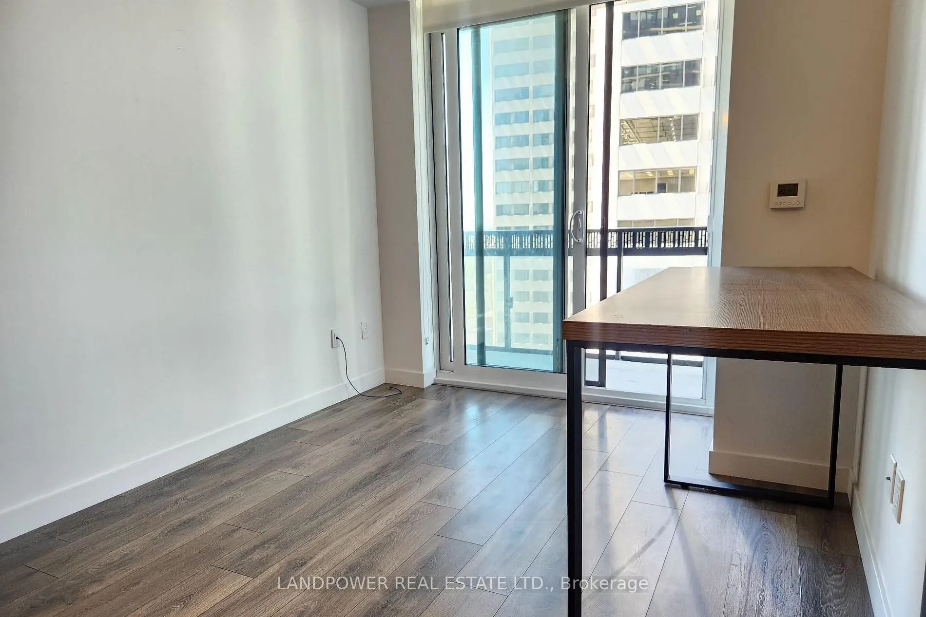 Photo 10 of Unit 1104, 8 Eglinton Avenue E, Toronto, Mount Pleasant West — HOMEH