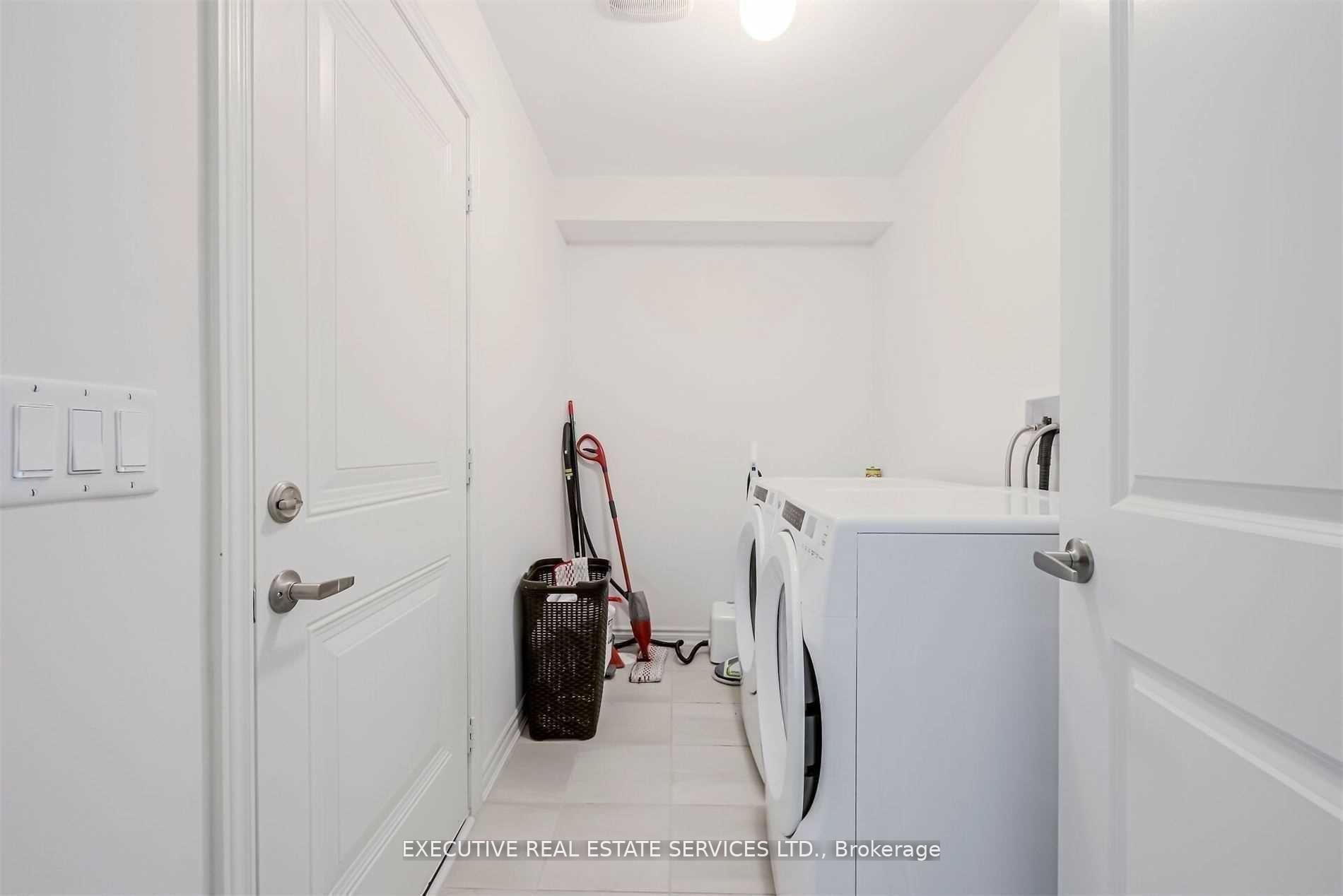 Photo 7 of Unit 4, (Basement) 50 Edinburgh Drive, Brampton, Bram West — HOMEH