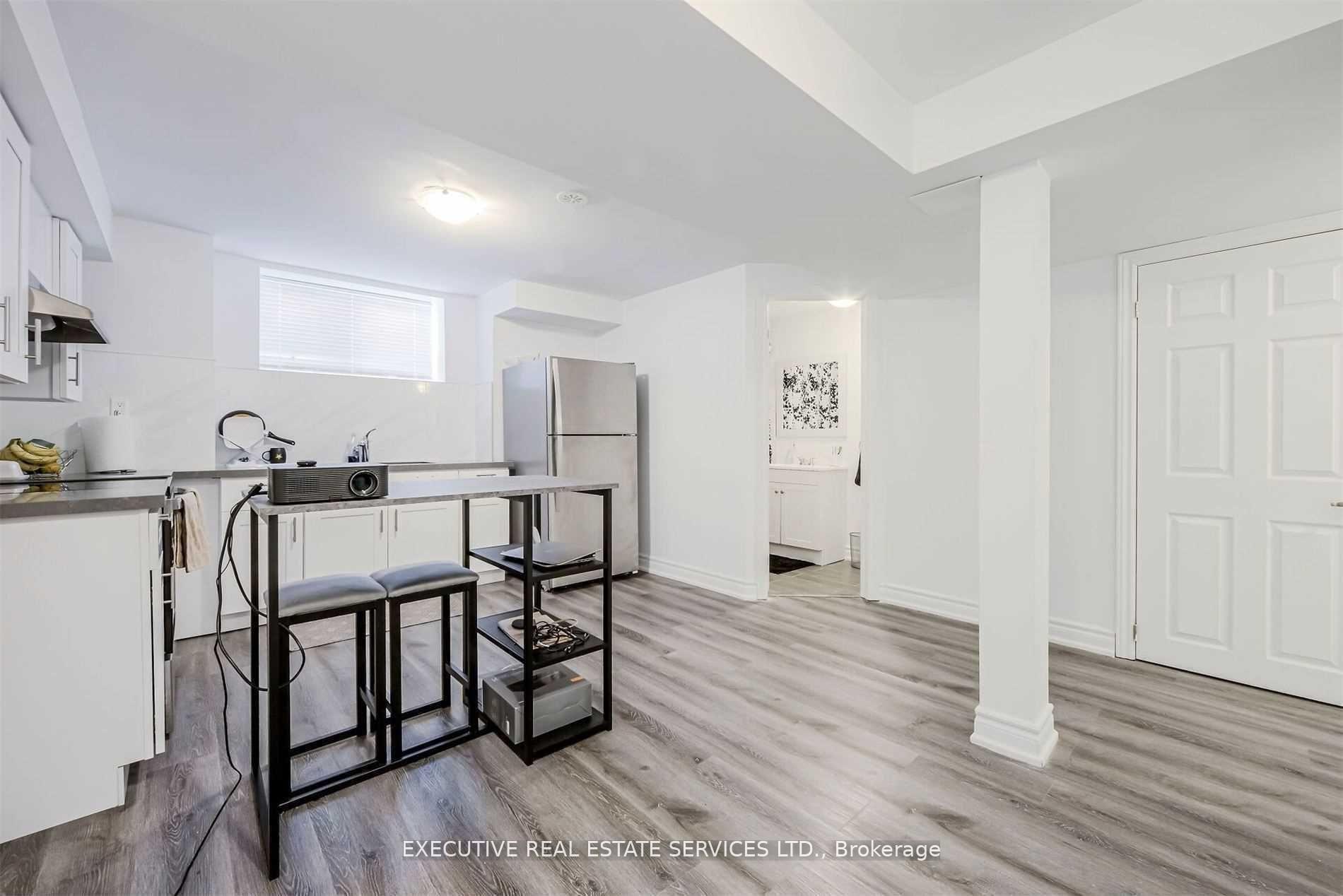 Photo 9 of Unit 4, (Basement) 50 Edinburgh Drive, Brampton, Bram West — HOMEH