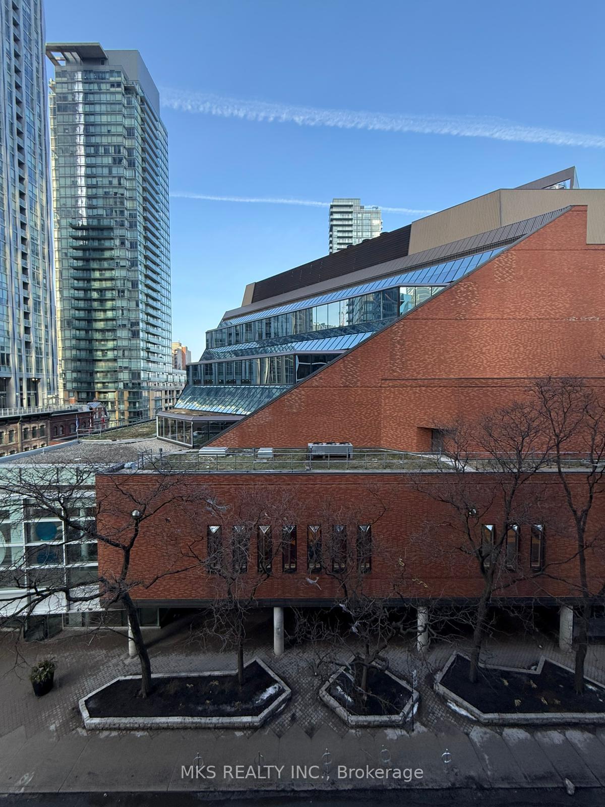 Photo 9 of Unit 506, 771 Yonge Street, Toronto, The Annex — HOMEH
