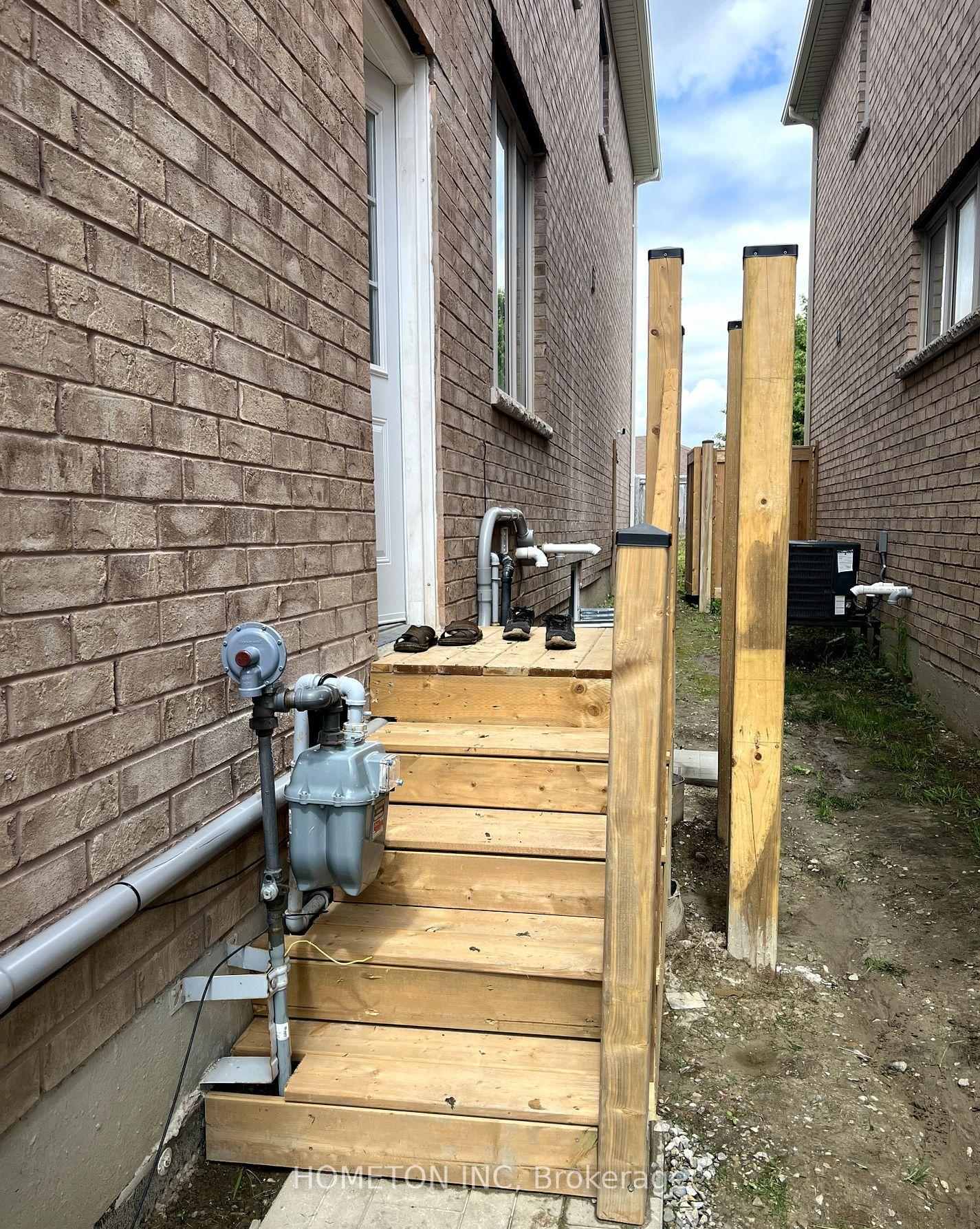 Photo 14 of 4 Pridham (basement ) Place, New Tecumseth, Tottenham — HOMEH