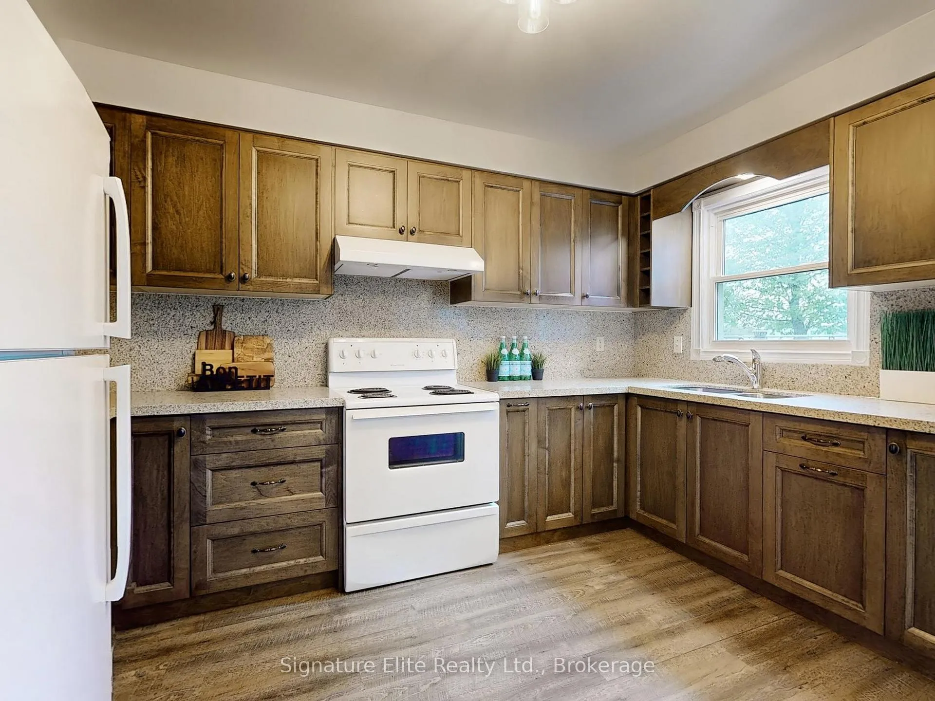 Photo 12 of 28 Reed Drive, Ajax, Central — HOMEH
