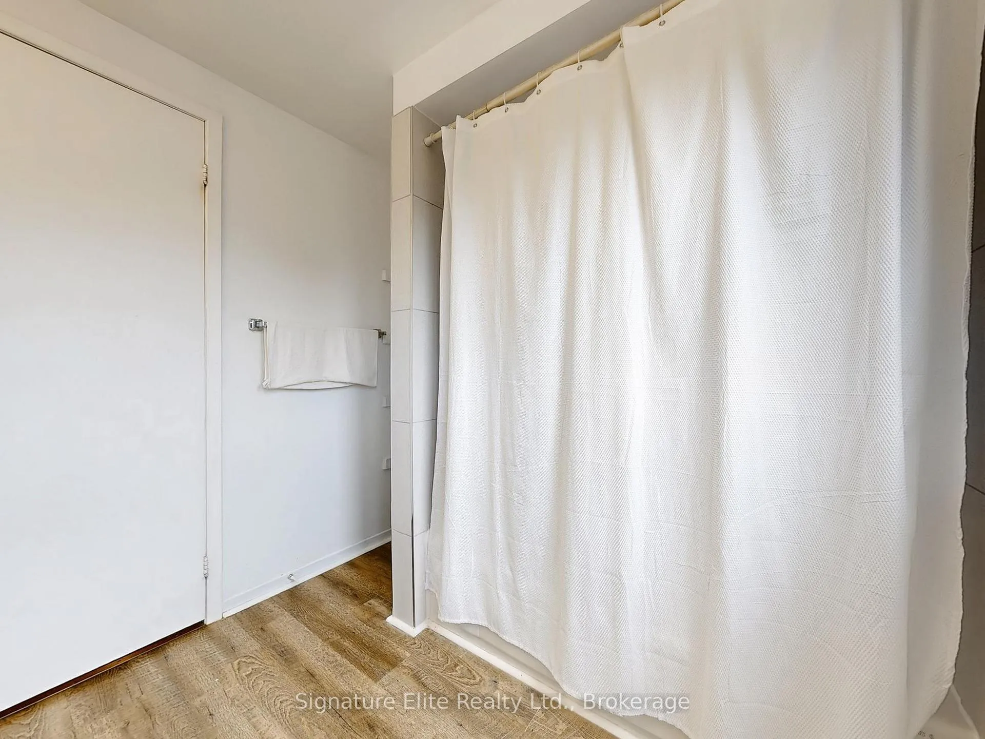 Photo 37 of 28 Reed Drive, Ajax, Central — HOMEH