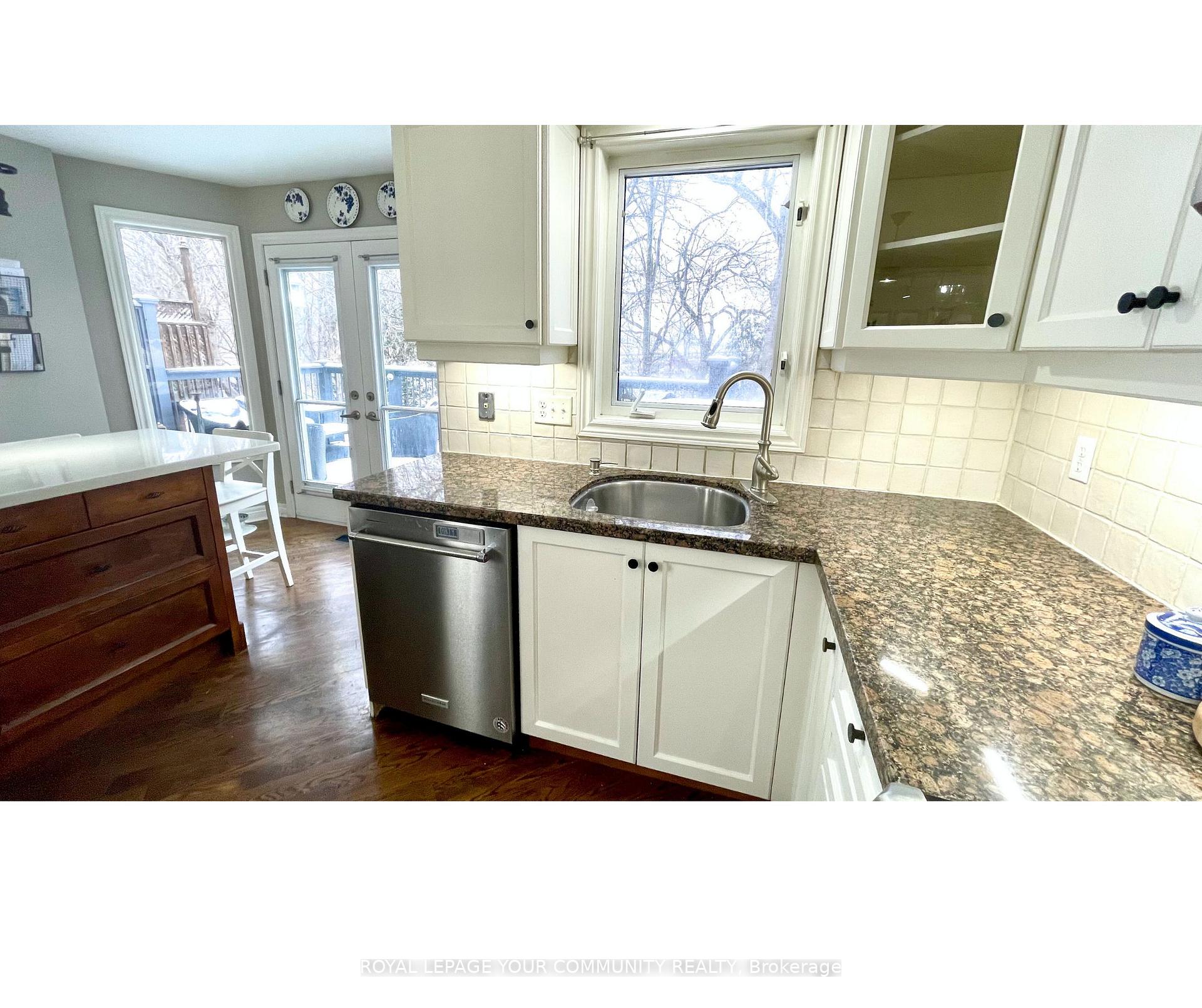 Photo 2 of 31 Giotto Crescent SW, Vaughan, Maple — HOMEH