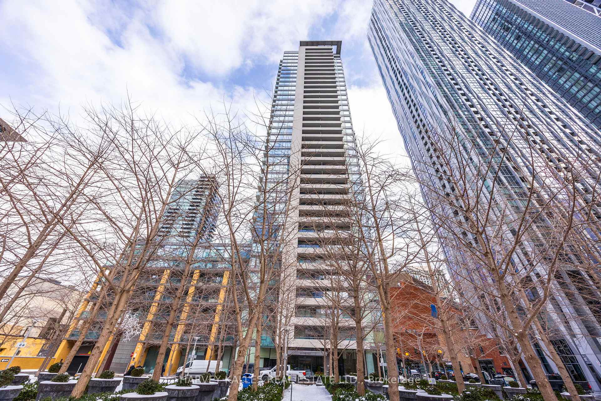 Front of Unit 1803, 18 Yorkville Avenue