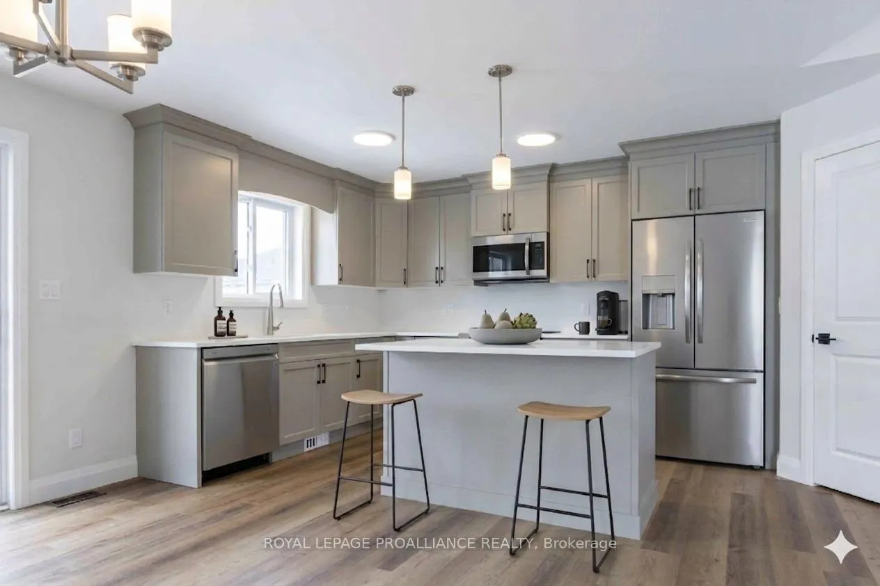 Photo 10 of 70 Stirling Crescent, Prince Edward County, South Marysburg Ward — HOMEH