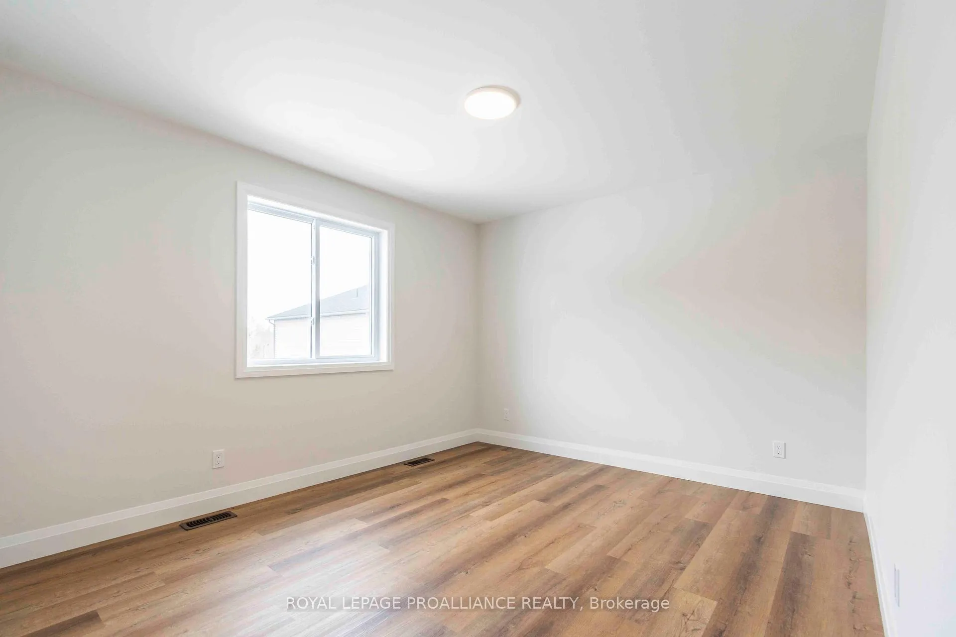 Photo 21 of 70 Stirling Crescent, Prince Edward County, South Marysburg Ward — HOMEH