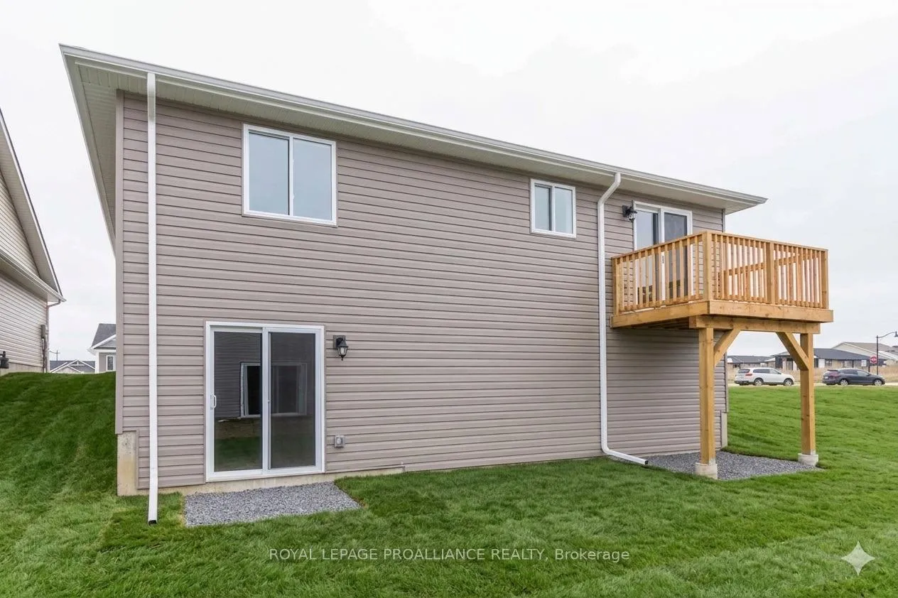 Photo 28 of 70 Stirling Crescent, Prince Edward County, South Marysburg Ward — HOMEH