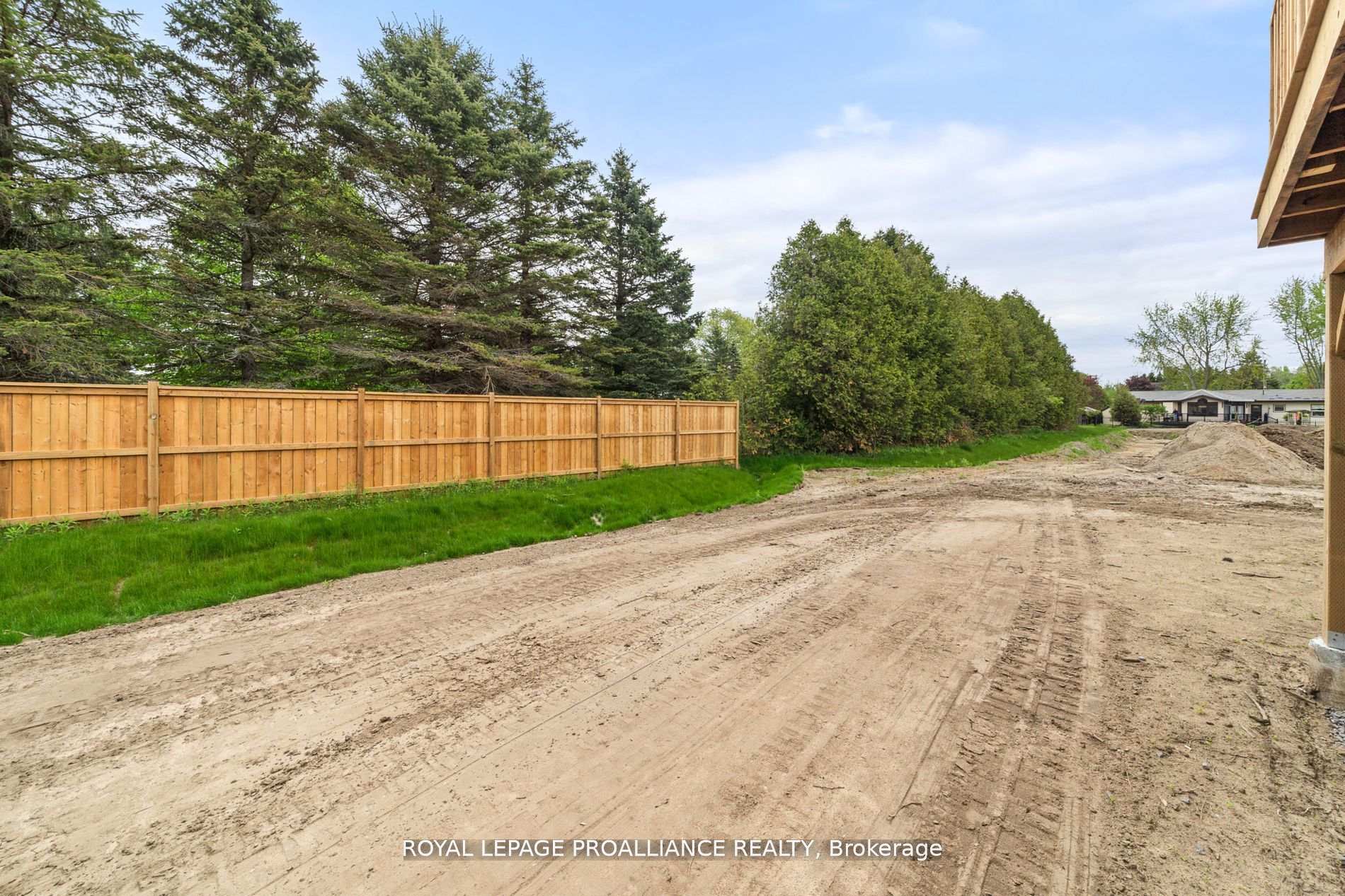 Photo 30 of 27 Clayton John Avenue, Prince Edward County, Sophiasburg Ward — HOMEH