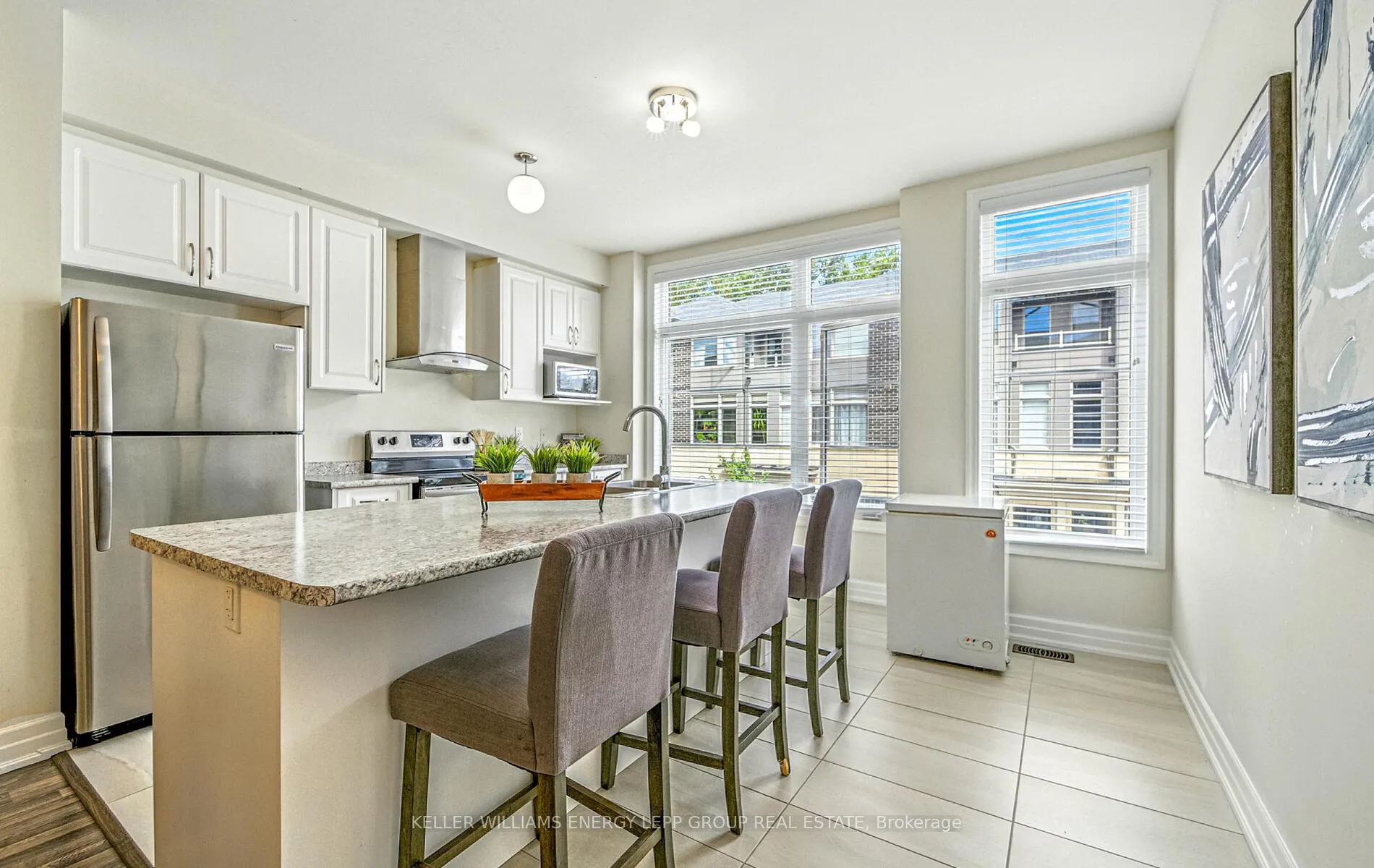 Photo 12 of Unit 9, 384 Arctic Red Drive, Oshawa, Windfields — HOMEH