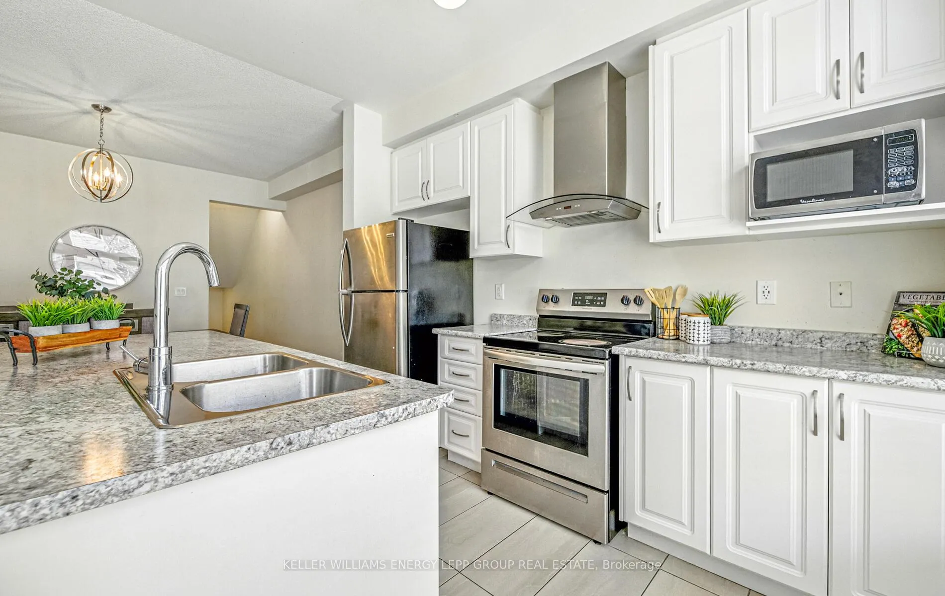 Photo 15 of Unit 9, 384 Arctic Red Drive, Oshawa, Windfields — HOMEH