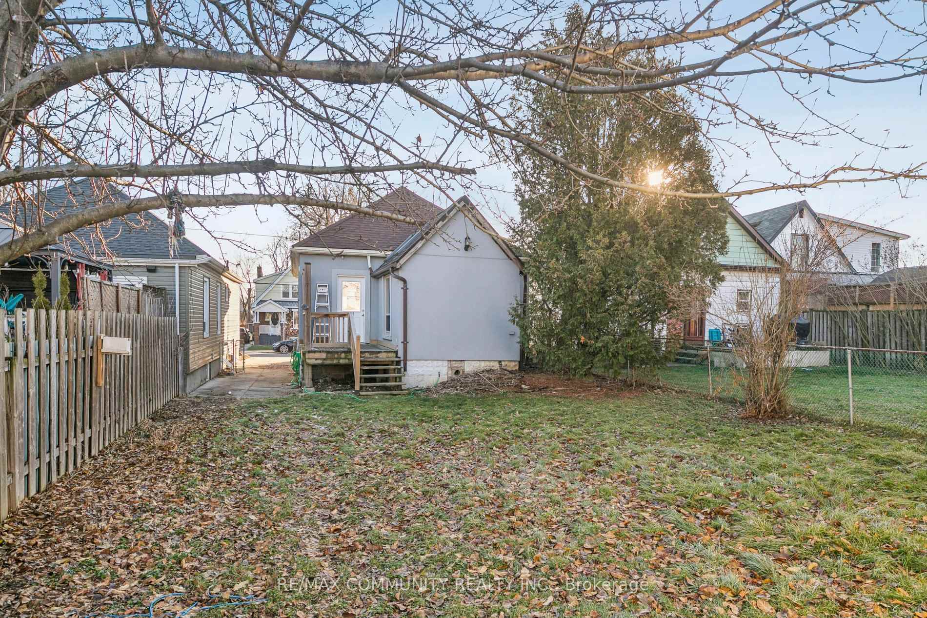 Photo 10 of 46 East 7th Street, Hamilton, Centremount — HOMEH