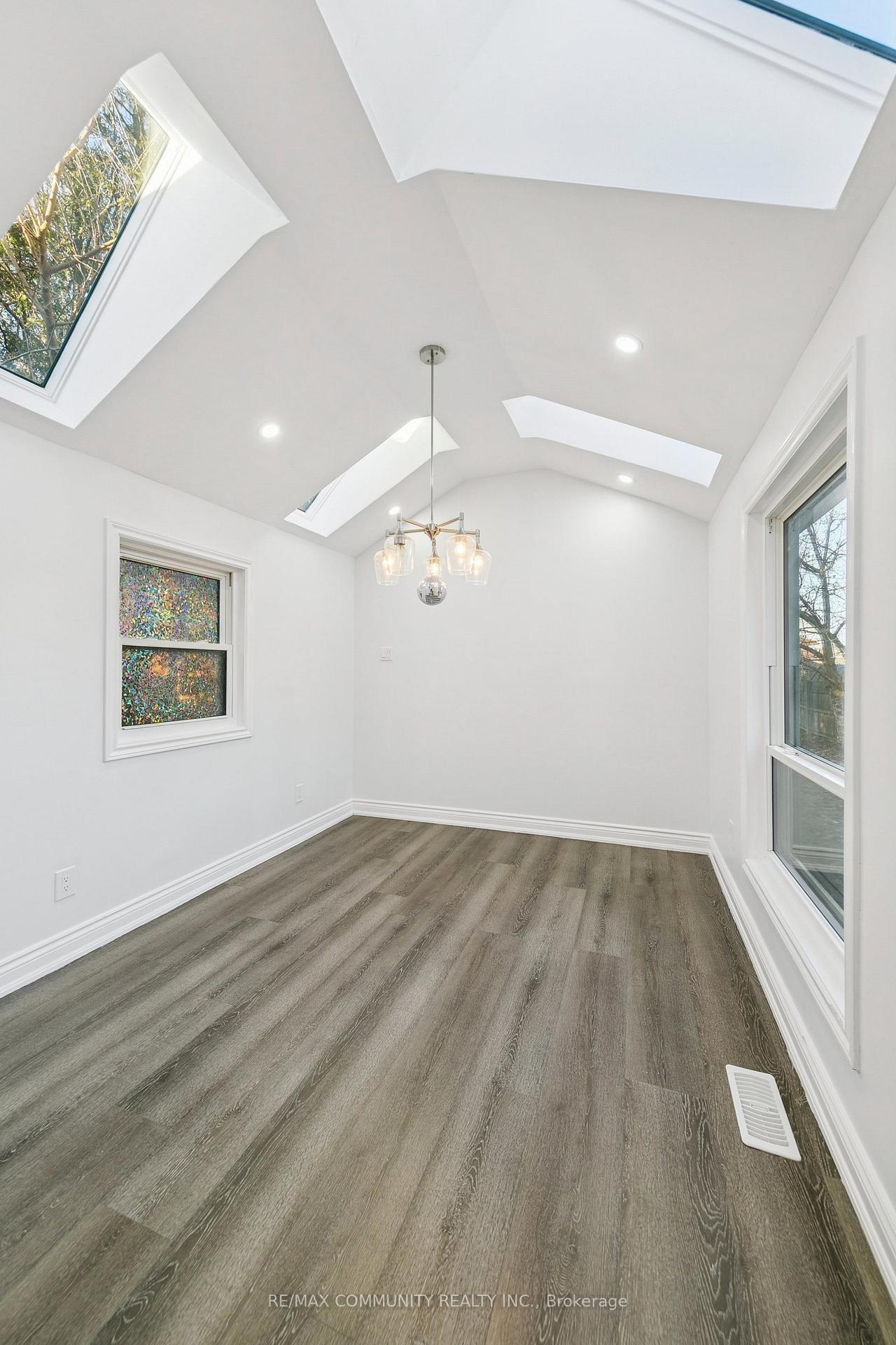 Photo 34 of 46 East 7th Street, Hamilton, Centremount — HOMEH