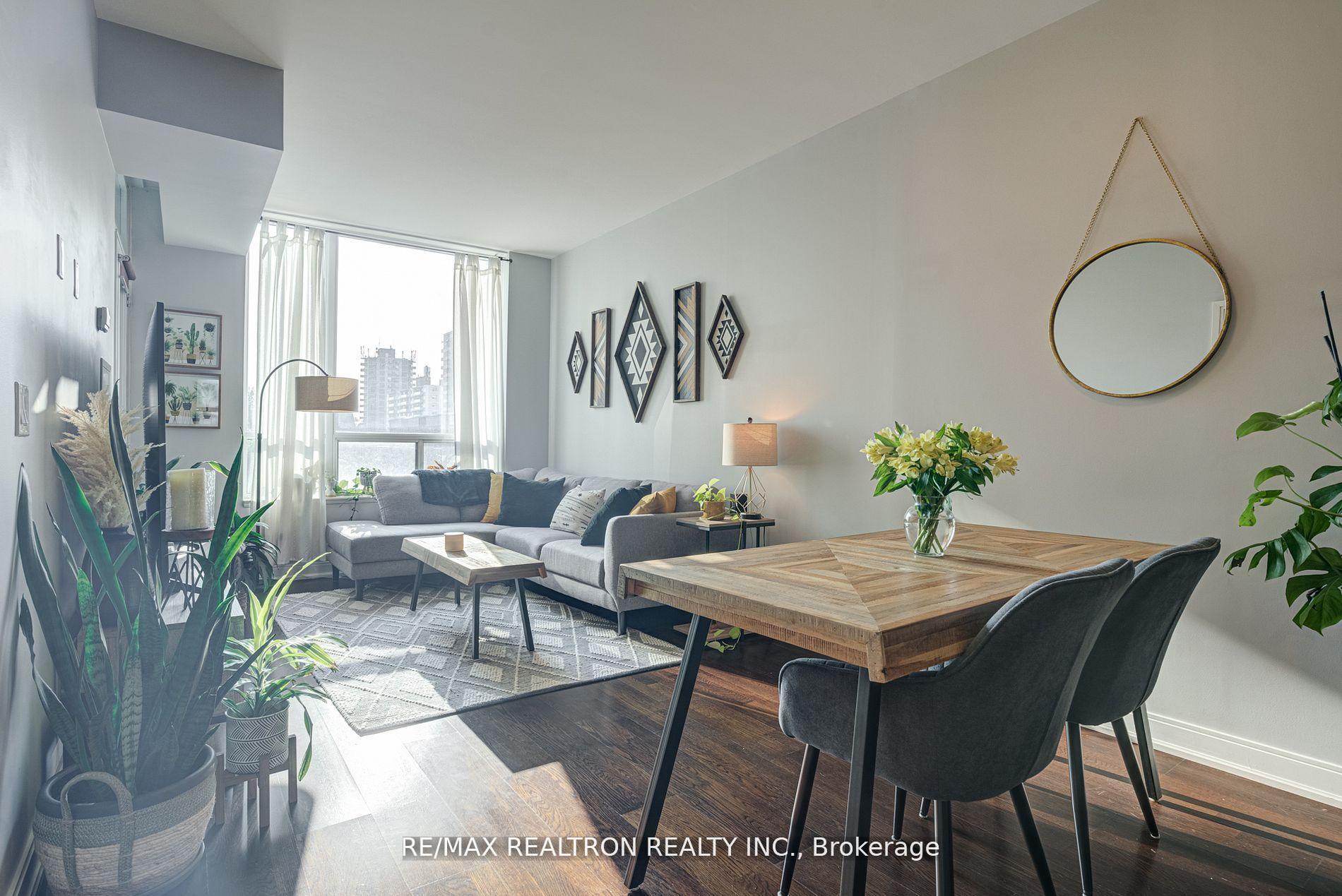 Photo 4 of Unit 404, 88 Broadway Avenue, Toronto, Mount Pleasant East — HOMEH