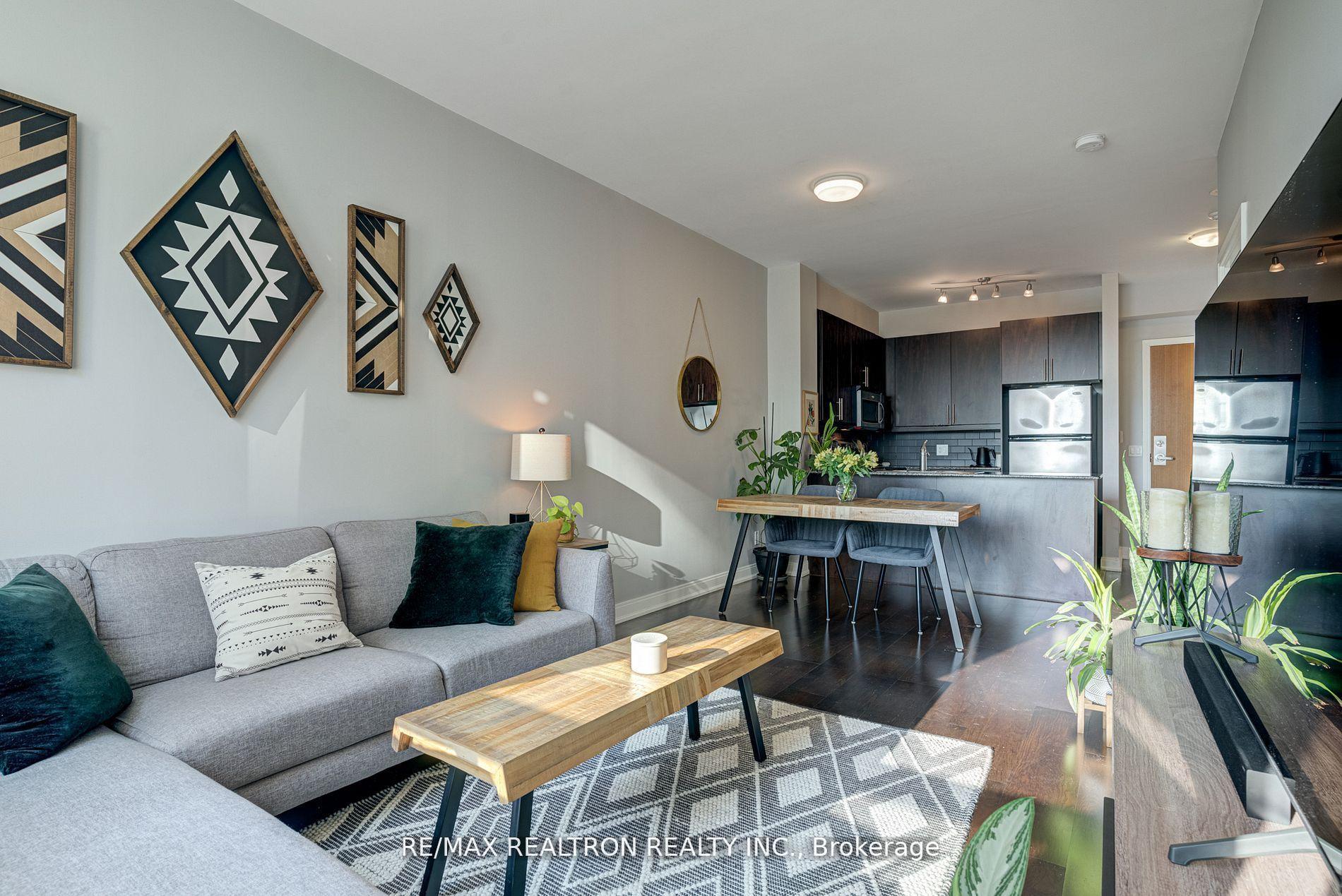 Photo 6 of Unit 404, 88 Broadway Avenue, Toronto, Mount Pleasant East — HOMEH