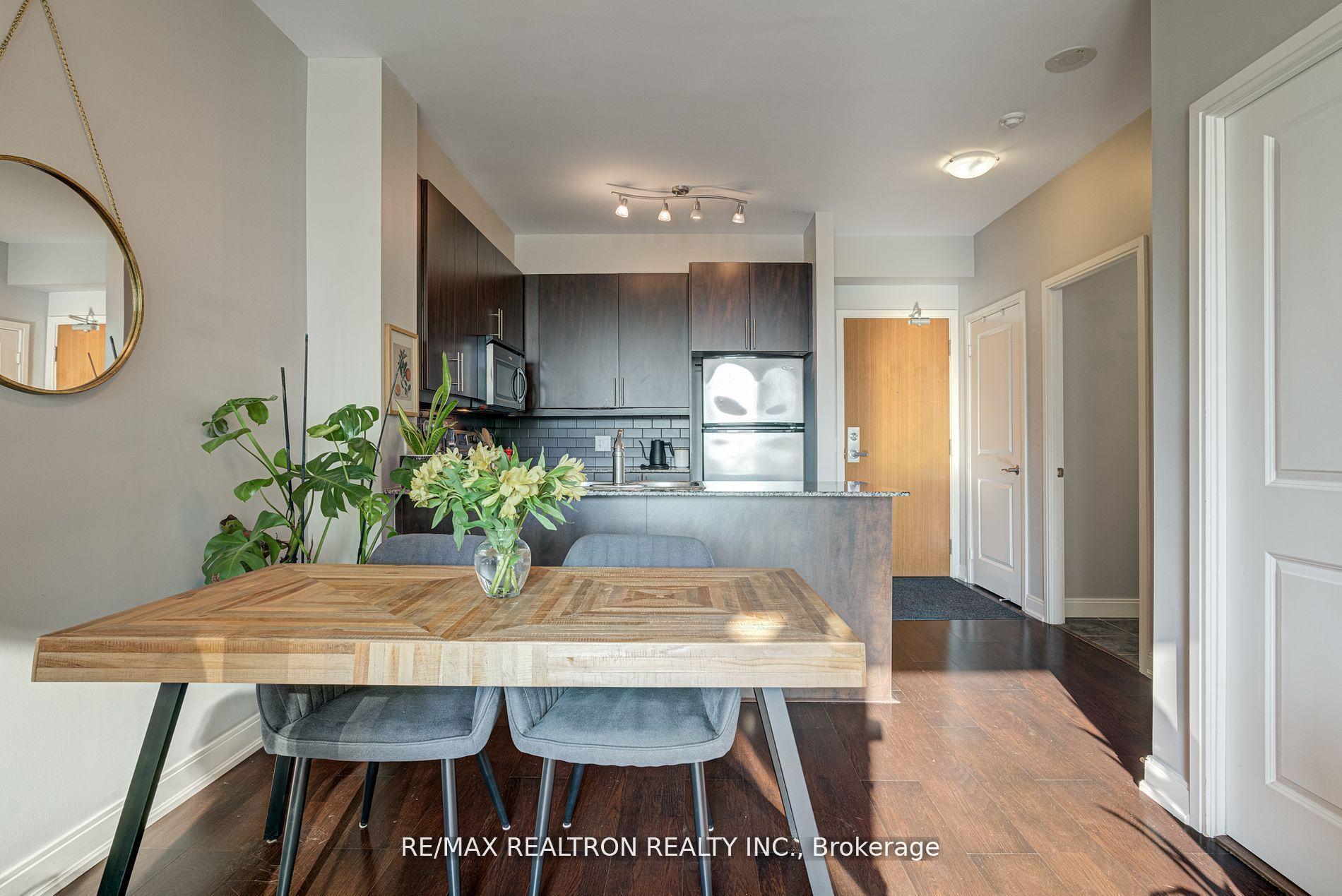 Photo 7 of Unit 404, 88 Broadway Avenue, Toronto, Mount Pleasant East — HOMEH