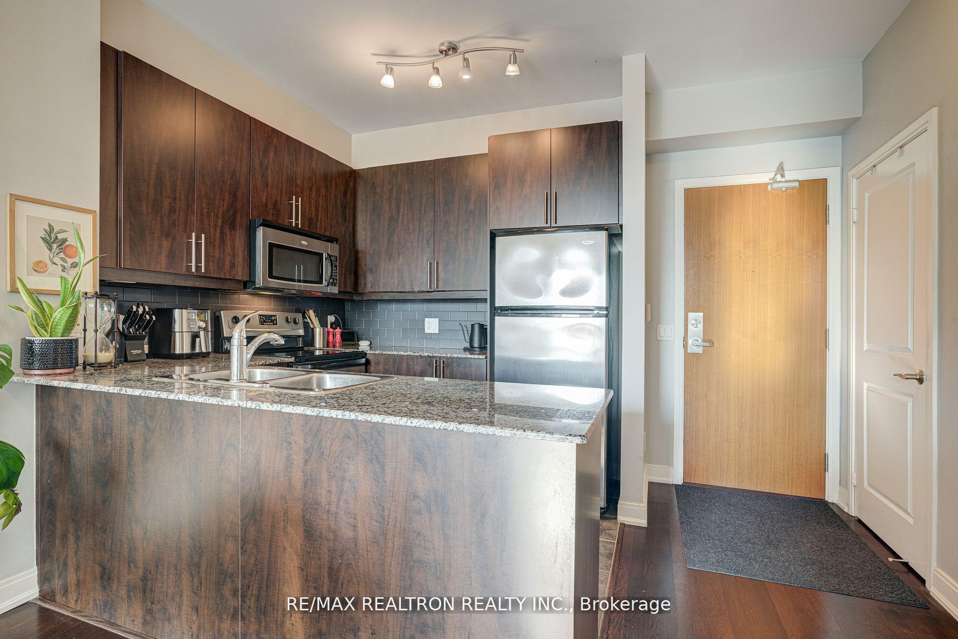 Photo 9 of Unit 404, 88 Broadway Avenue, Toronto, Mount Pleasant East — HOMEH
