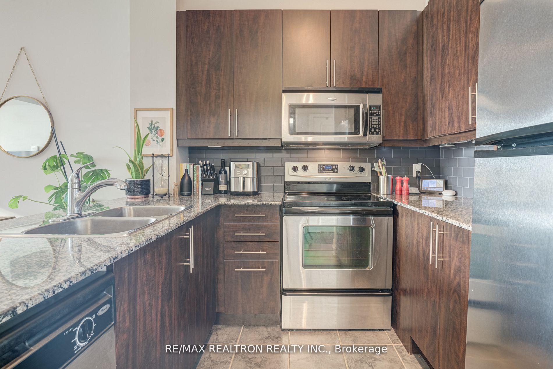Photo 10 of Unit 404, 88 Broadway Avenue, Toronto, Mount Pleasant East — HOMEH