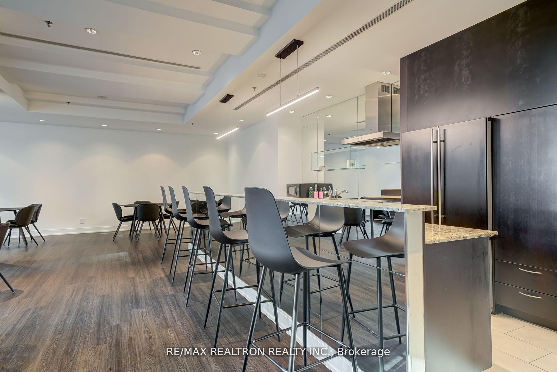 Photo 16 of Unit 404, 88 Broadway Avenue, Toronto, Mount Pleasant East — HOMEH