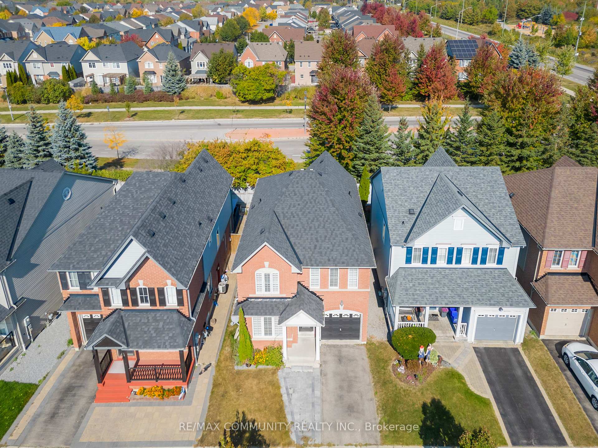 Photo 2 of 48 McNicol Crescent, Ajax, Northeast Ajax — HOMEH