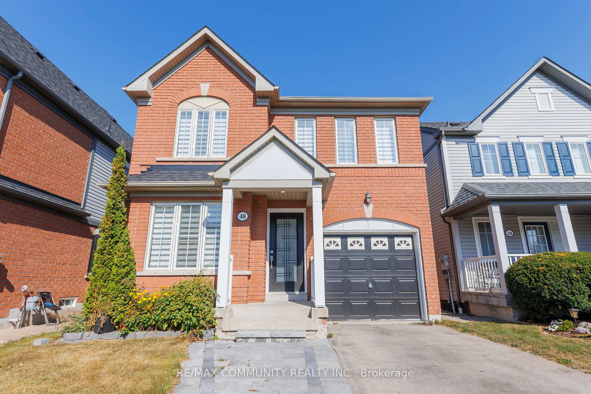 Photo 5 of 48 McNicol Crescent, Ajax, Northeast Ajax — HOMEH