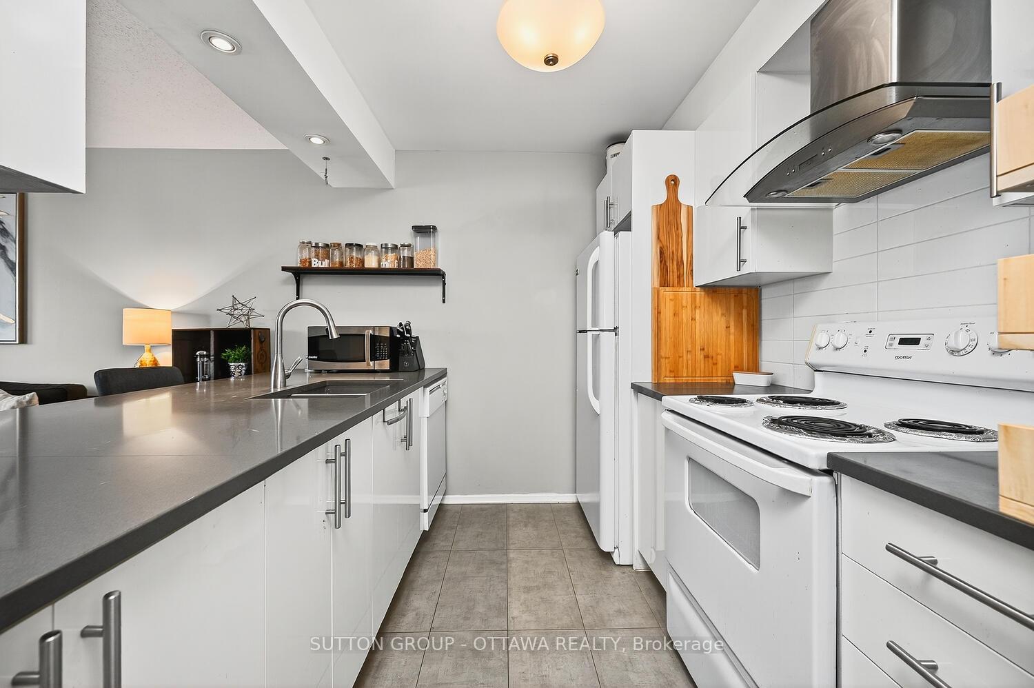 Photo 3 of Unit 317, 214 Viewmount Drive, Ottawa, Borden Farm/Stewart Farm/Carleton Heights/Parkwood Hills — HOMEH