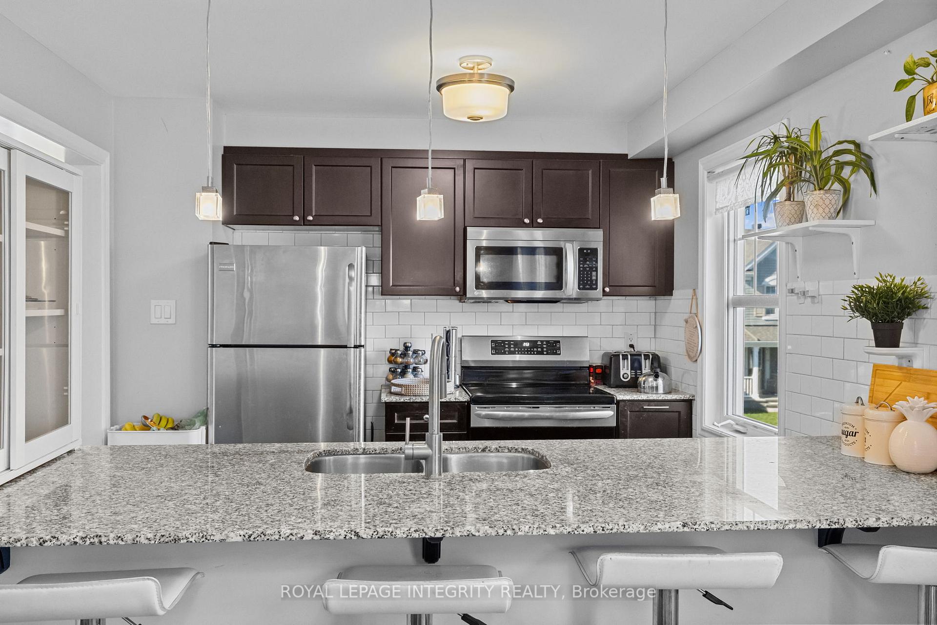 Photo 4 of 211 Bensinger Way, Ottawa, Stittsville (North) — HOMEH
