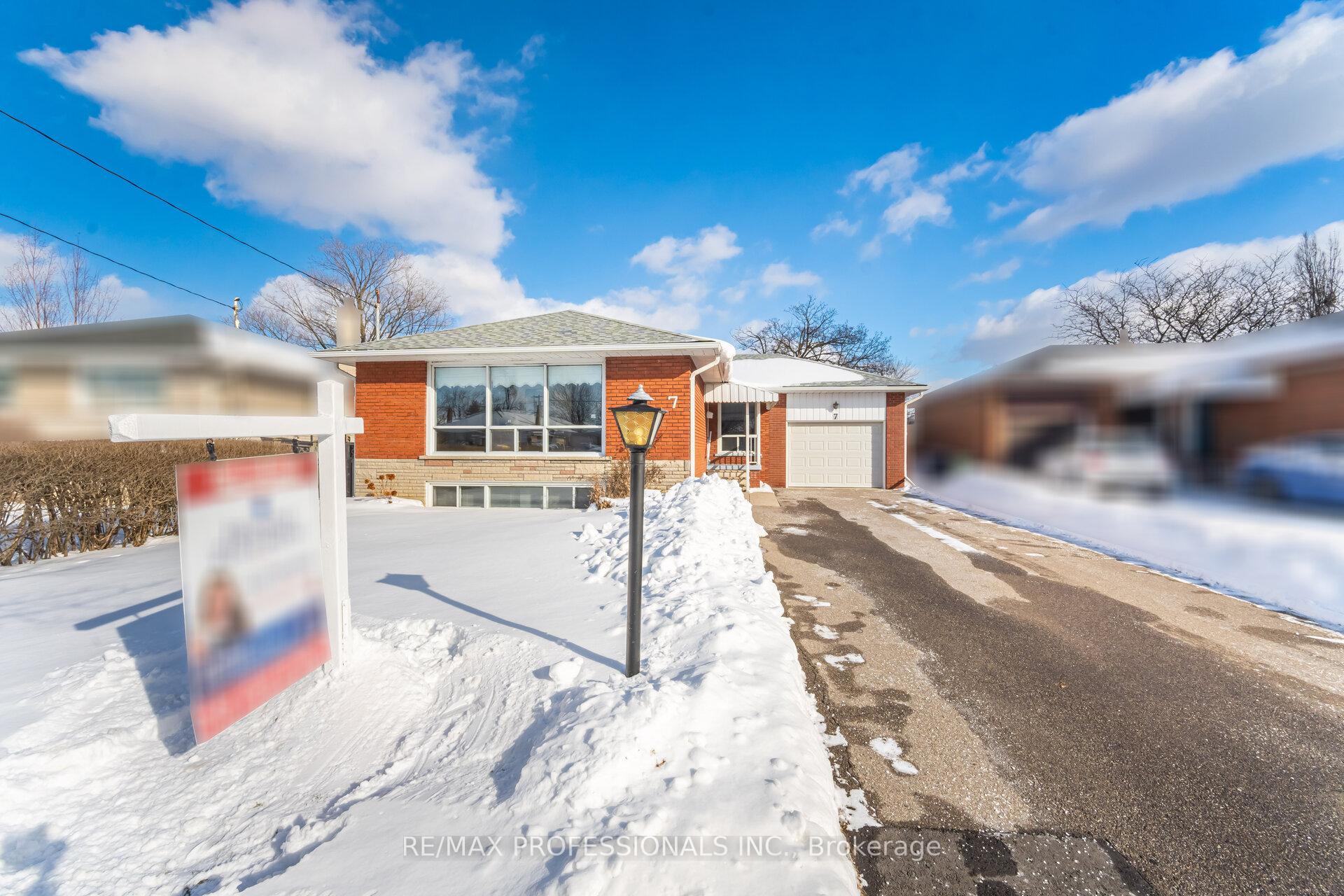 Front of 7 Pettit Drive