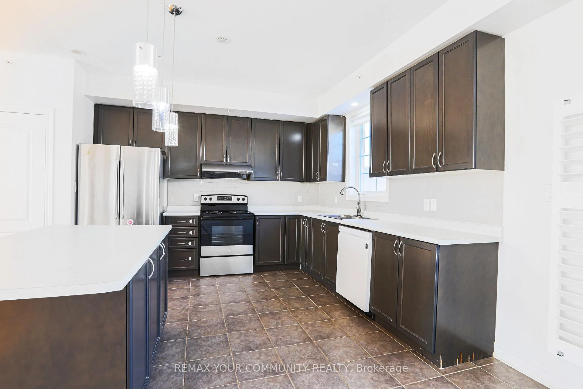 Photo 7 of 60 Cathedral High Heights E, Markham, Cathedraltown — HOMEH