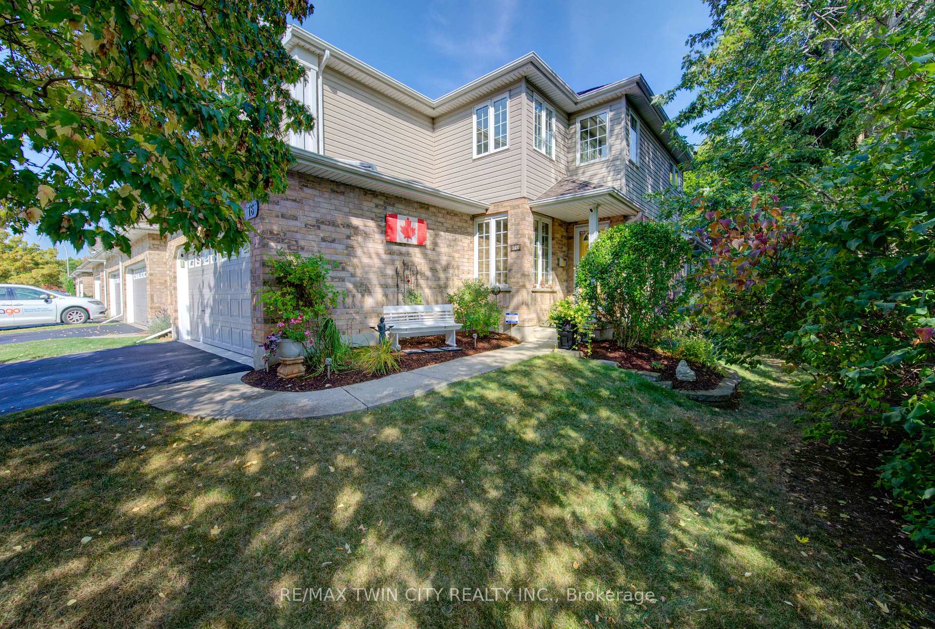 Photo 4 of 76 Candle Crescent, Kitchener — HOMEH